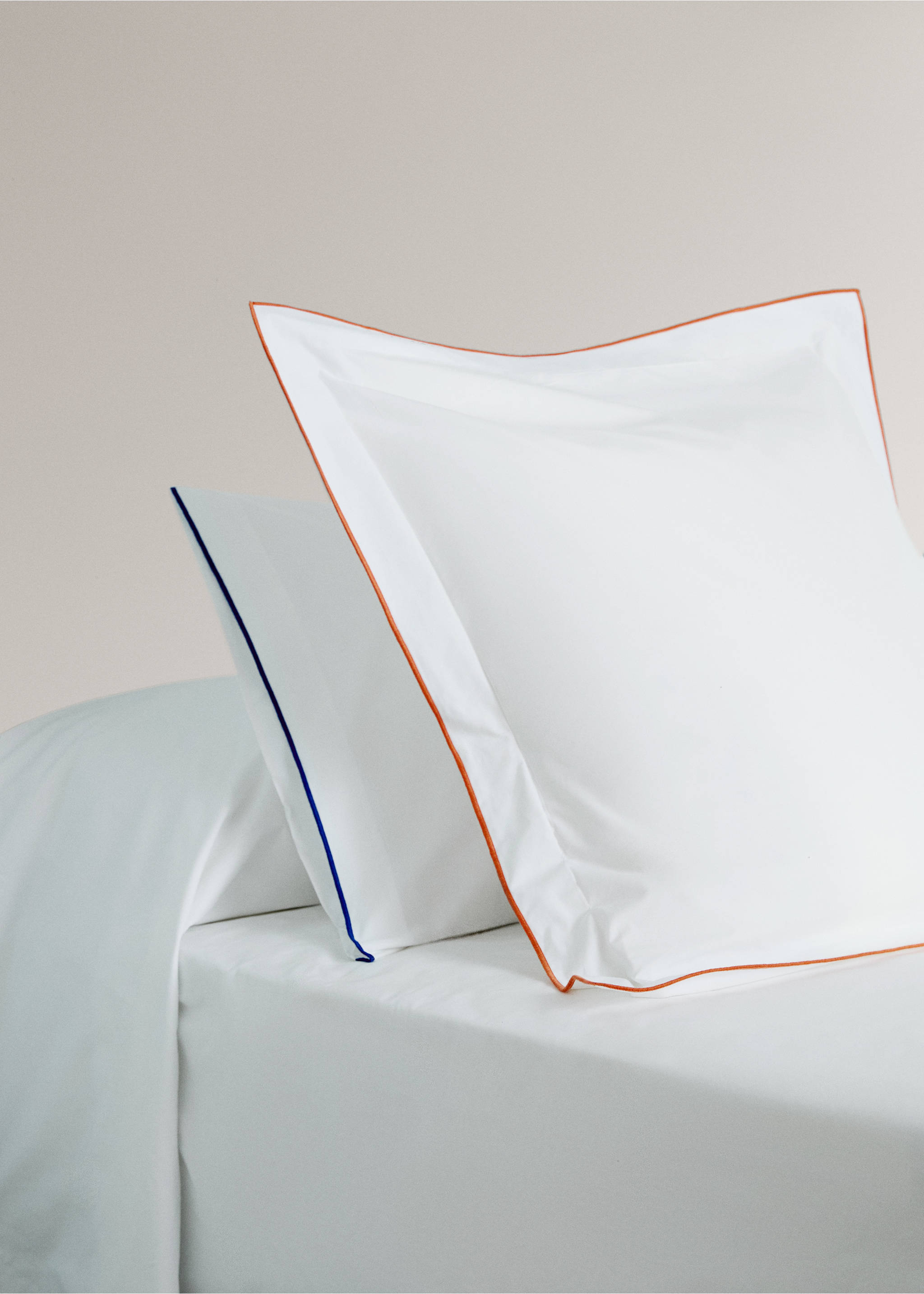 Percale cotton pillowcase 200 thread count contrast overlock 45x110 cm - General plane, Ink Blue. Ref: 27015980-00.