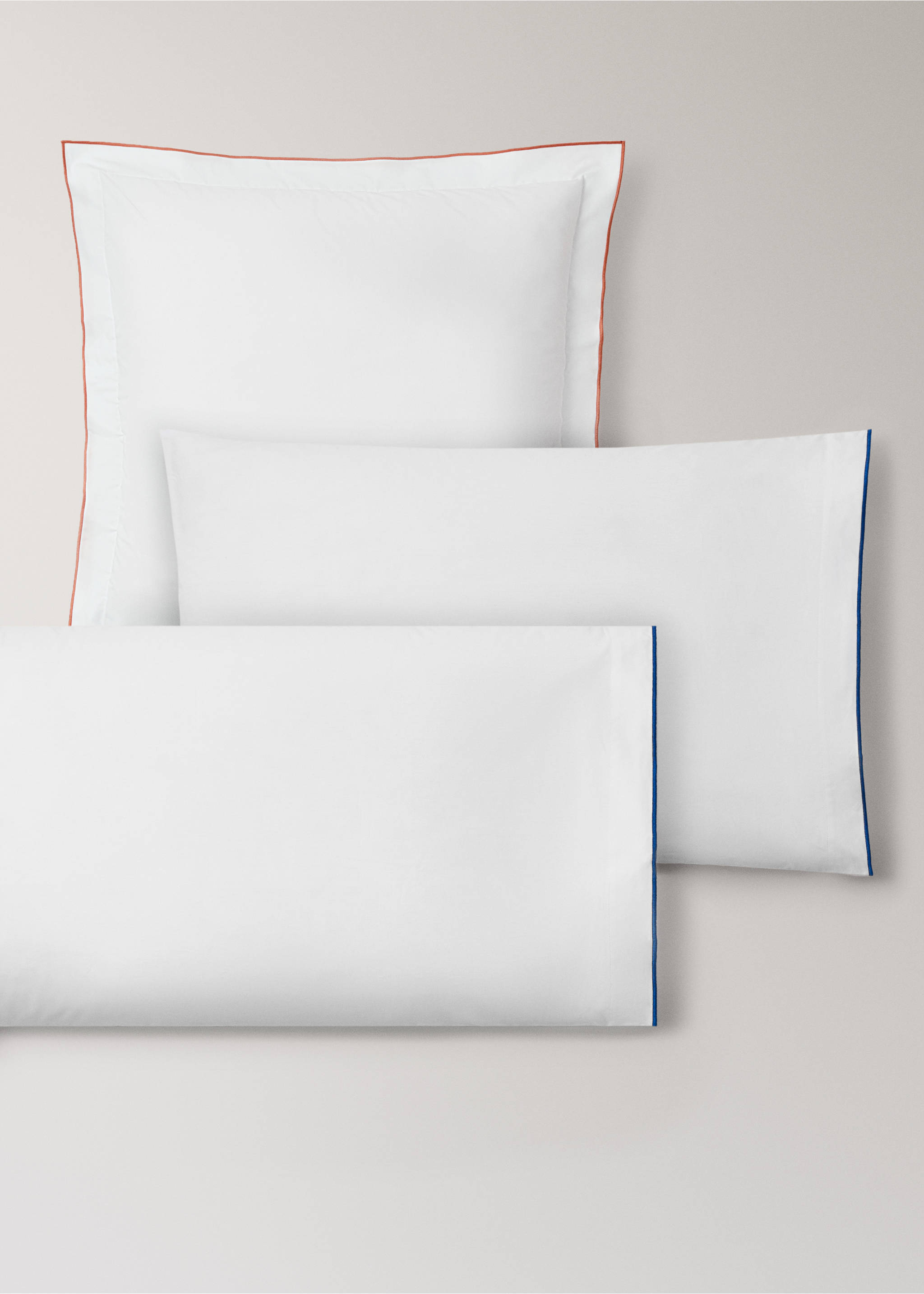 Zwei Kissenbezüge aus Baumwollperkal, 200 Fäden, Overlock-Kontrast, 50x75 cm - Detail des Artikels 4, Tintenblau. Ref: 27015981-00.