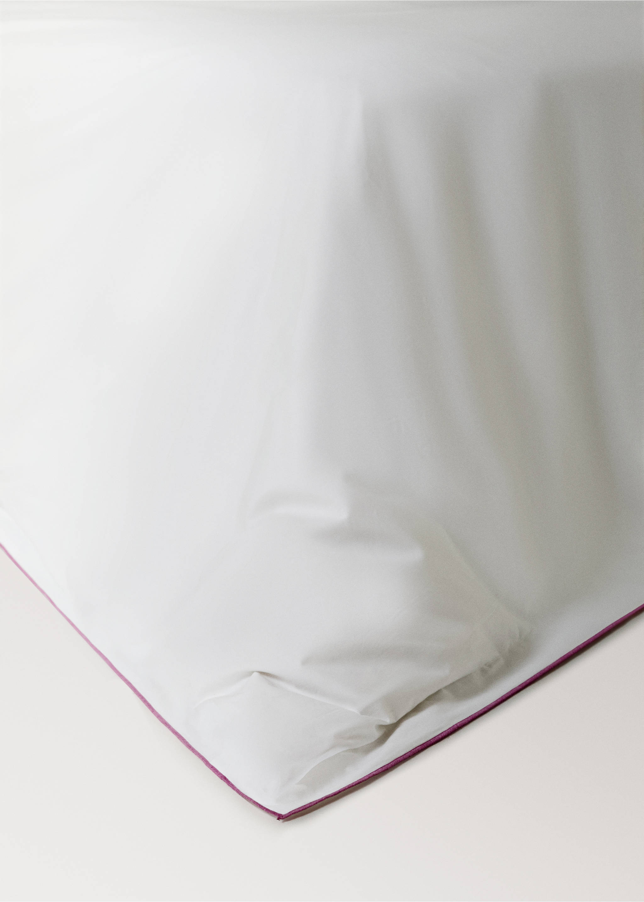 200-thread count percale cotton duvet cover with contrasting overlock for 90 cm bed - Details of the article 8, Medium Pink. Ref: 27015982-00.