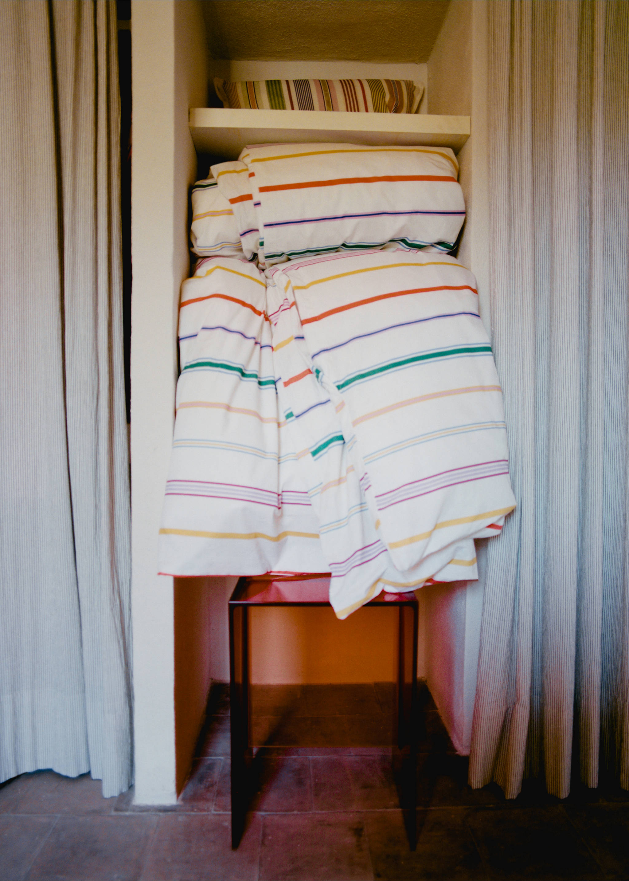 Multicoloured striped percale cotton duvet cover for 180/200 cm bed - Details of the article 5, Ecru. Ref: 27015989-00.