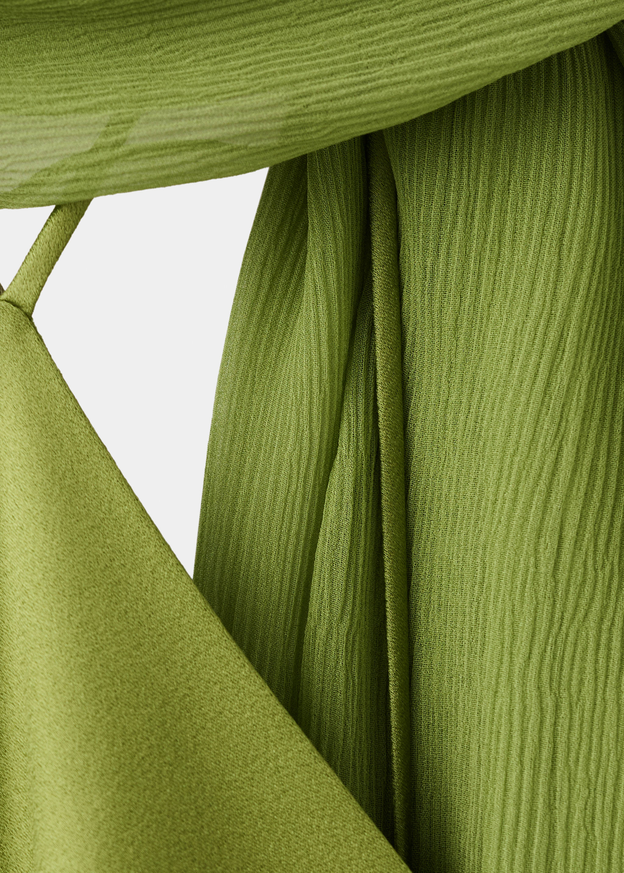 Satin halter neck dress - Details of the article 8