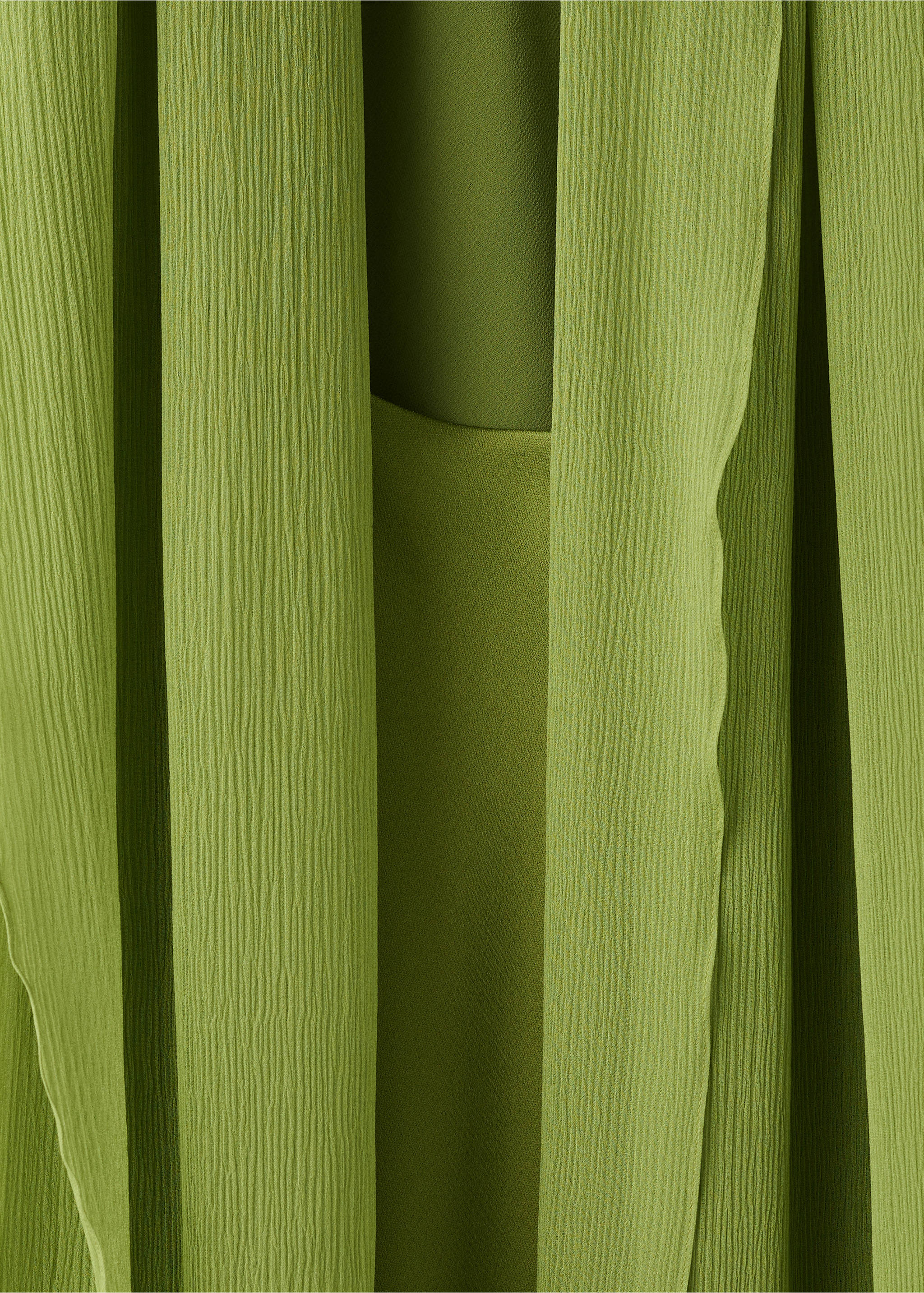 Robe satinée emmanchures américaines - Détail de l'article 0, Vert. Ref: 27016000-00.