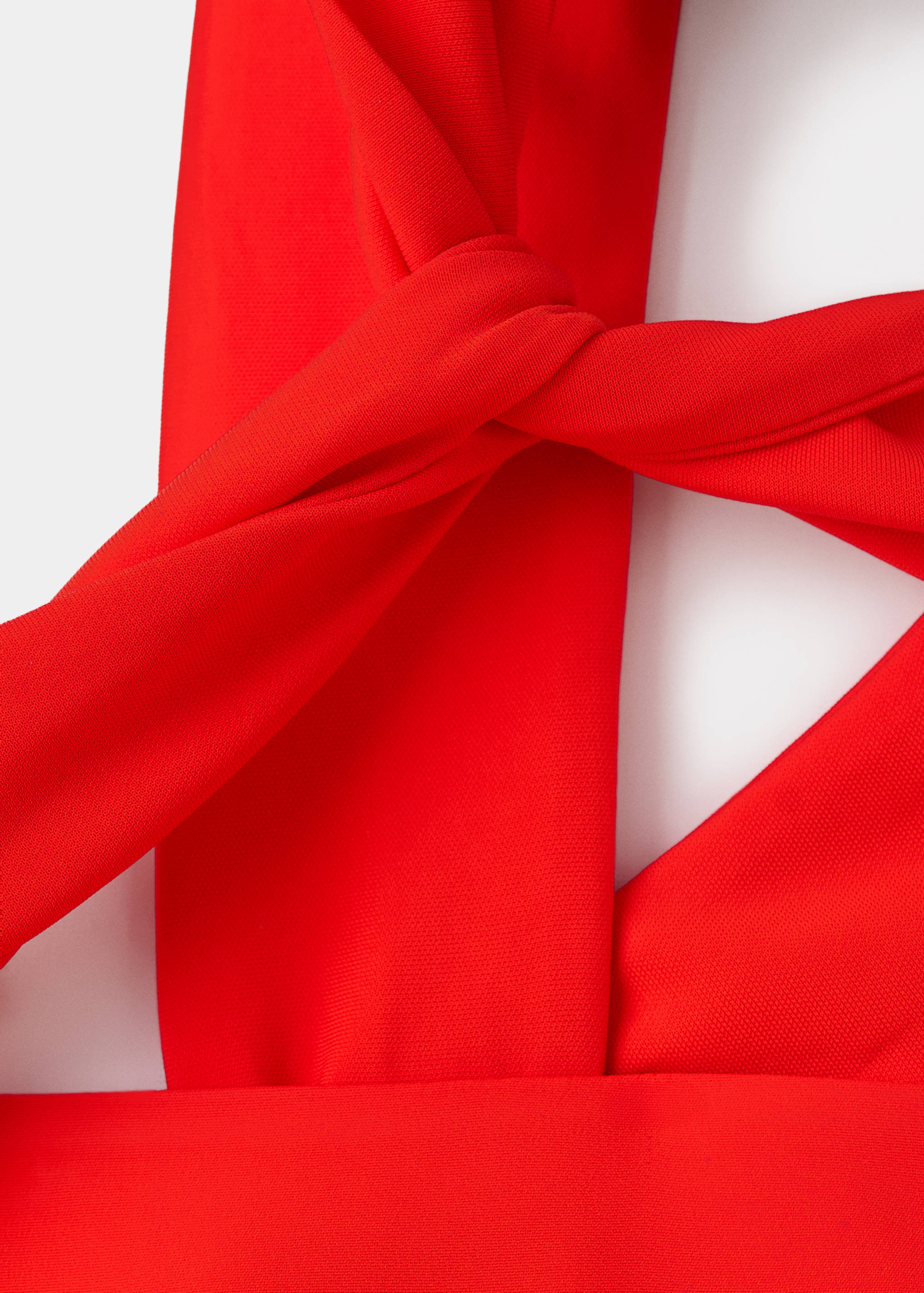 Long dress with an asymmetric neckline - Details of the article 8