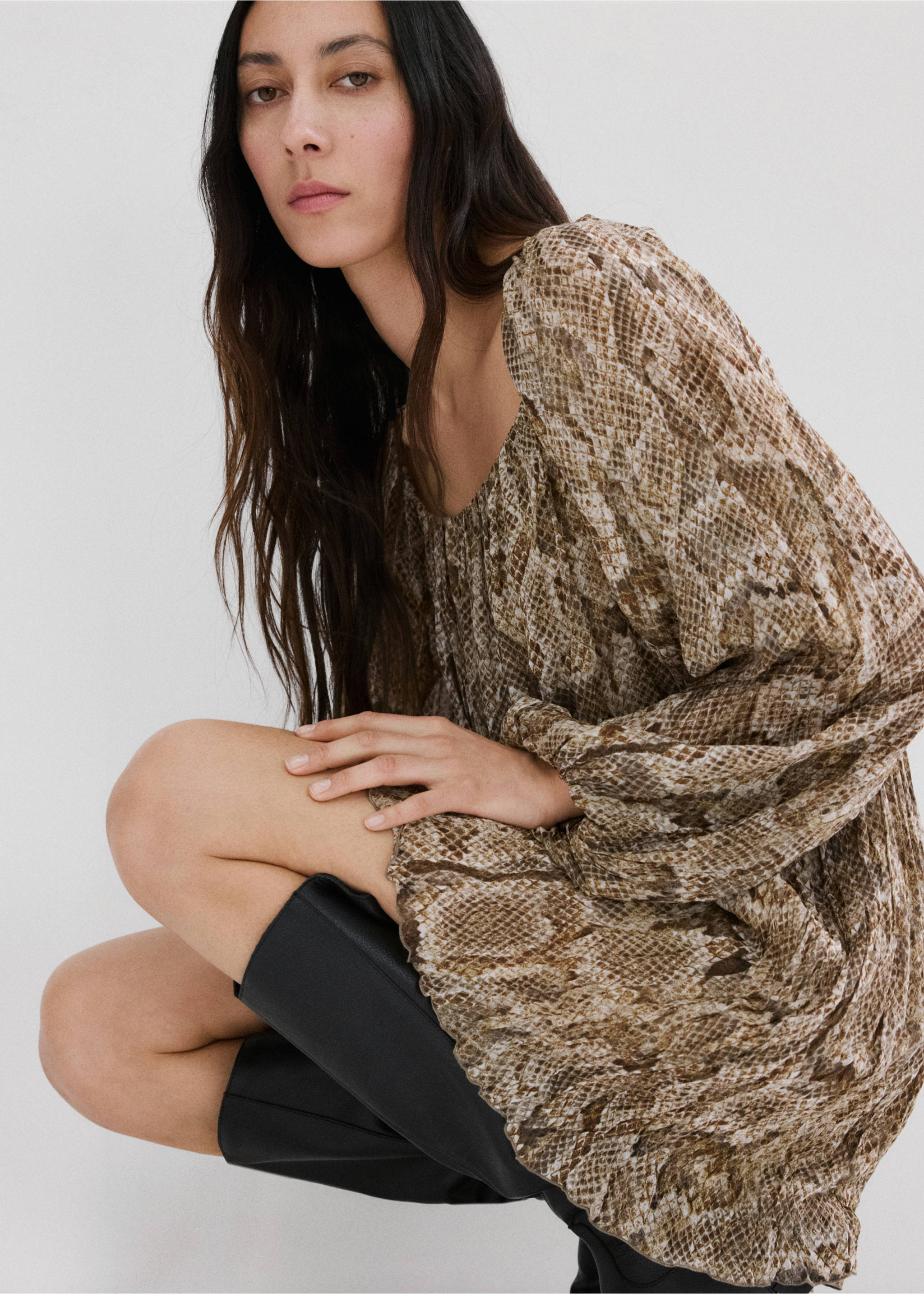 Robe fluide en imprimé animal - Détail de l'article 2, Kaki. Ref: 27016007-00.