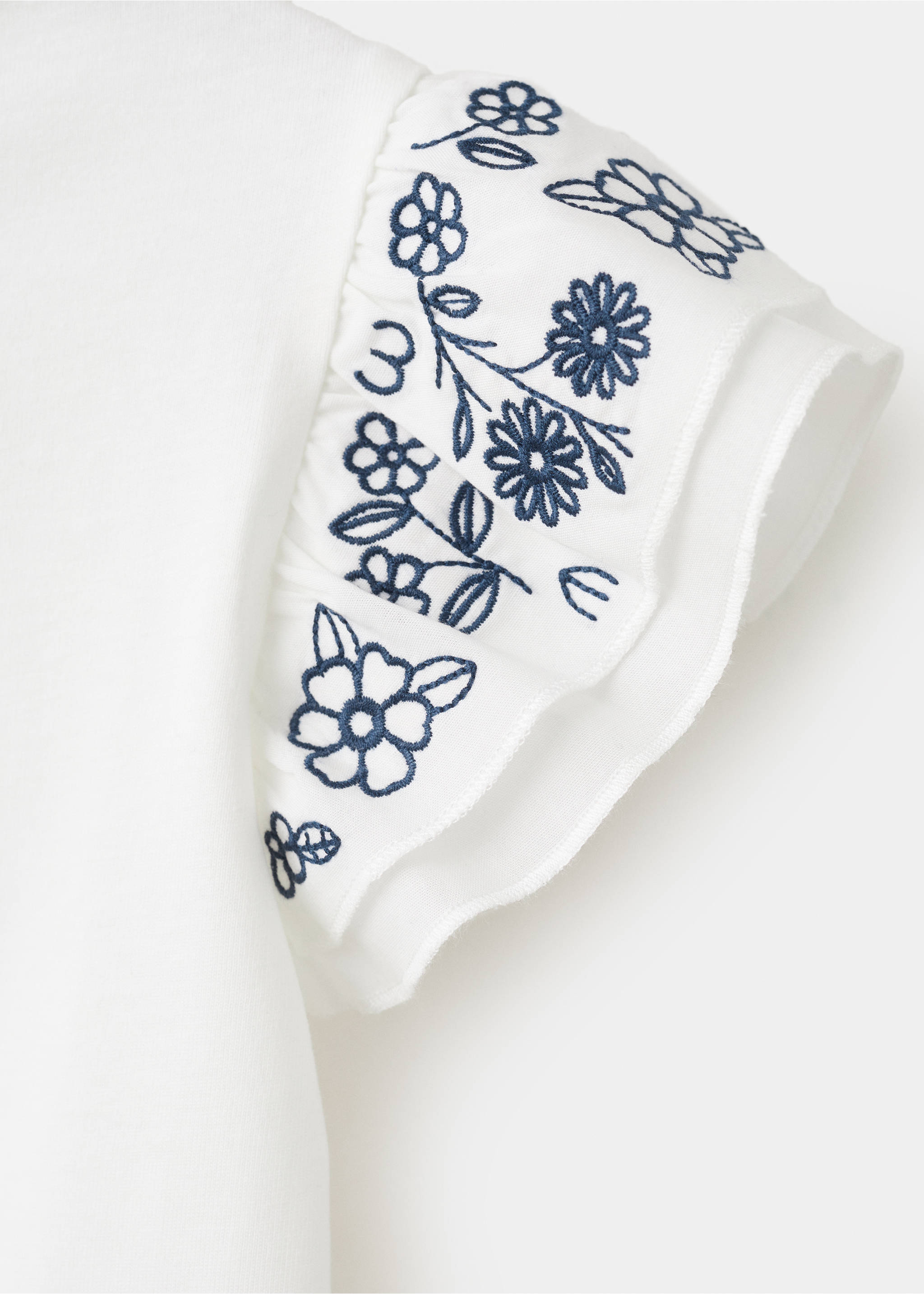 Ruffle top with embroidered details - Details of the article 8, Off White. Ref: 27016341-00.