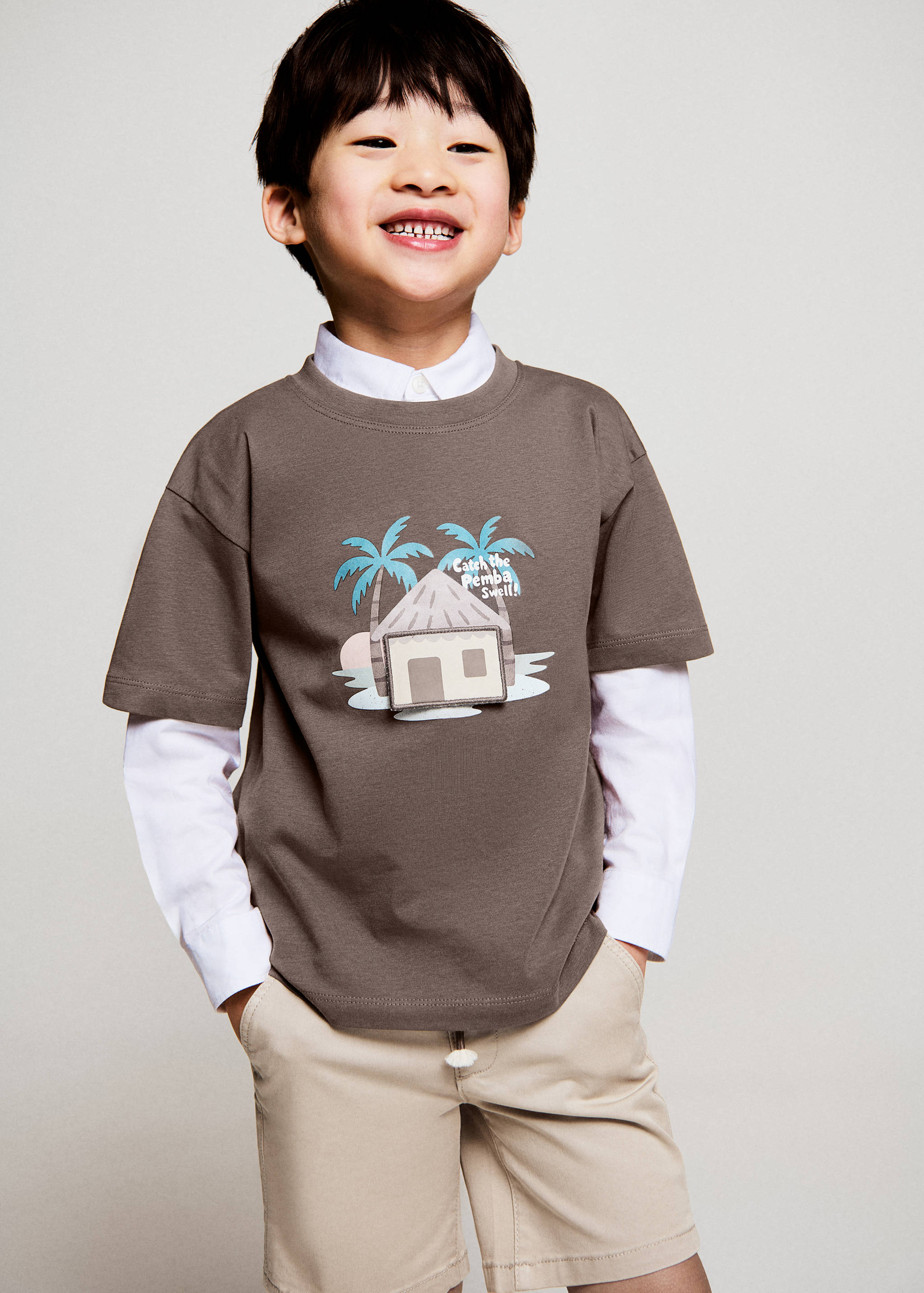 Tricou cu imprimeu în relief - Plan general