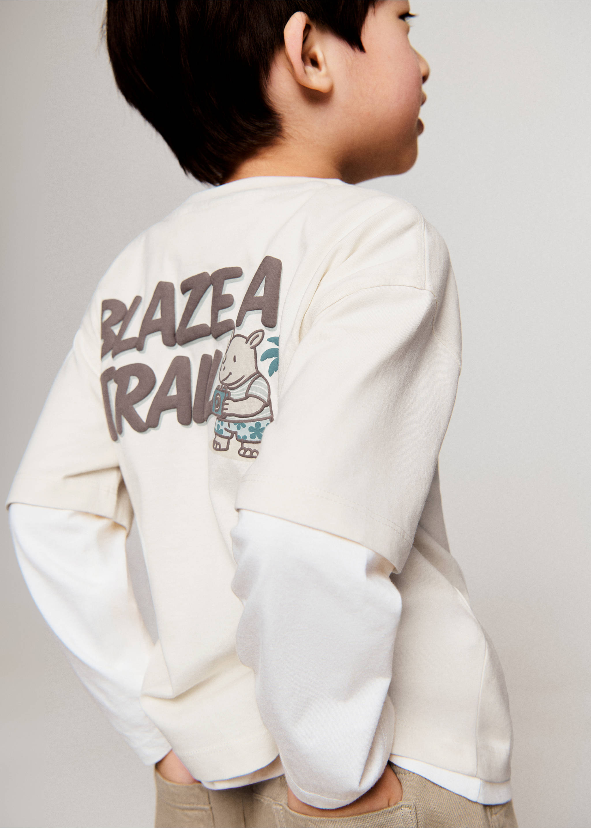 Bawełniany wzorzysty t-shirt - Plan średni, Kremowy / écru. Ref: 27016348-00.