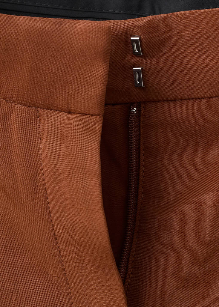 Linen-blend pleated trousers — Russet