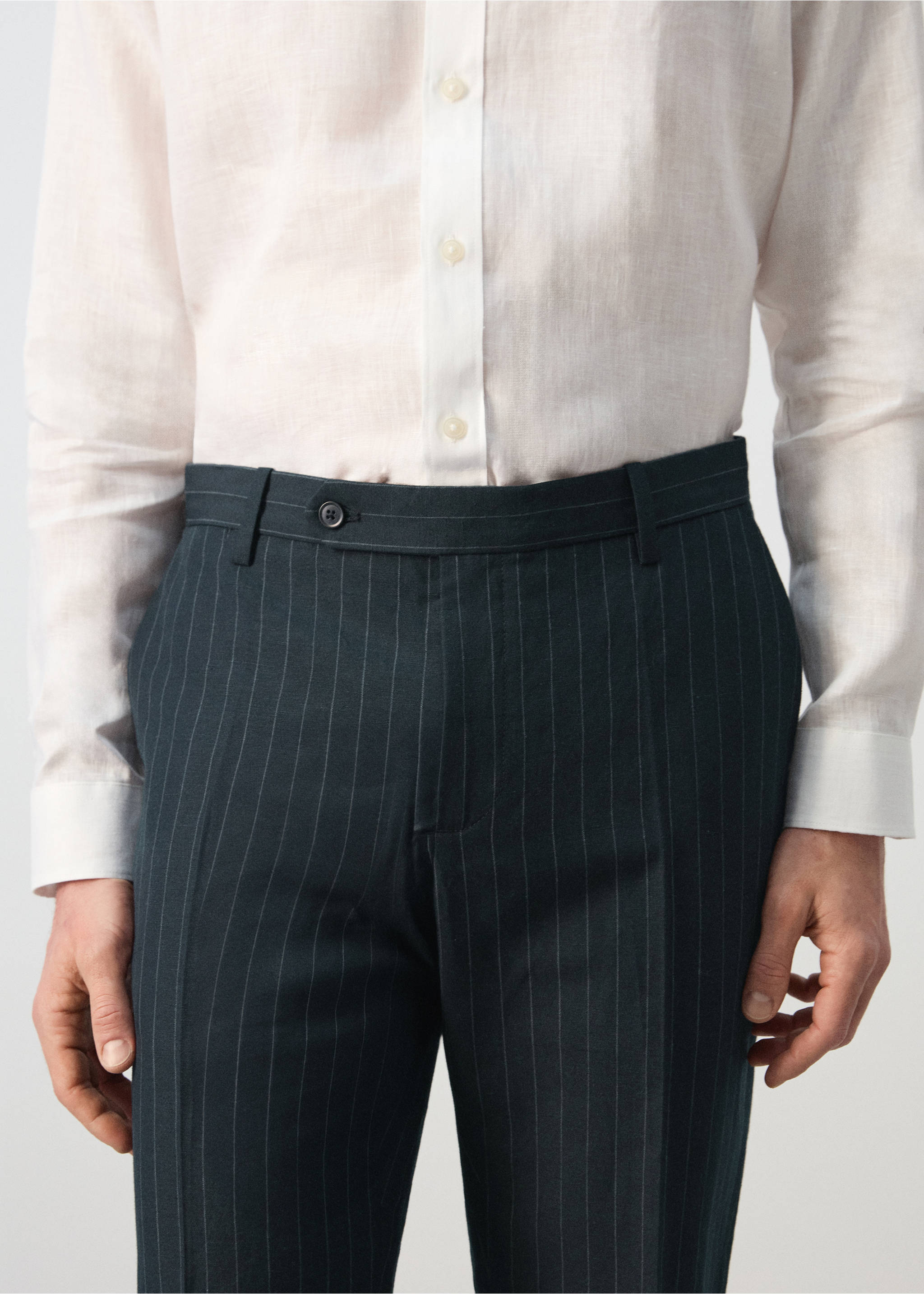 Pantalón mezcla lino regular fit raya diplomática - Detalle del artículo 1, Azul marino. Ref: 27016712-00.