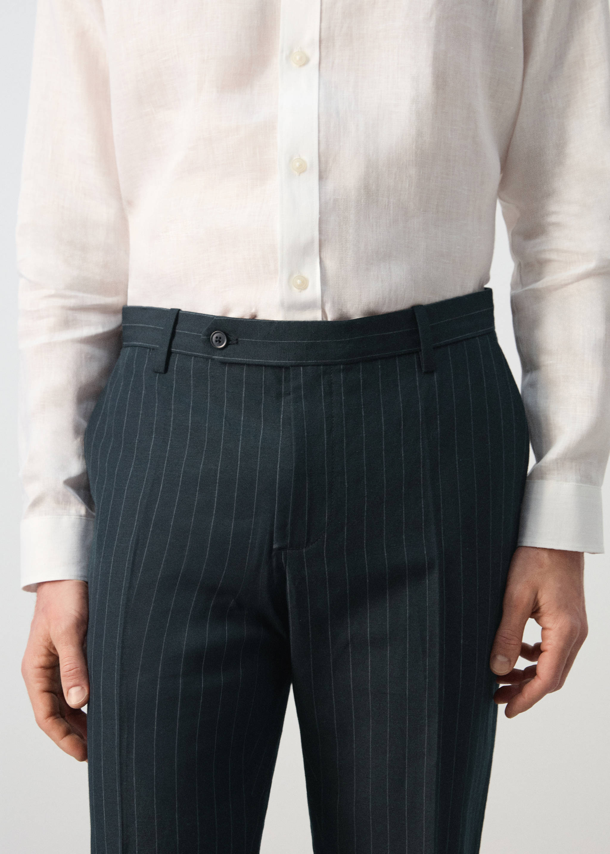 Pantalón mezcla lino regular fit raya diplomática - Detalle del artículo 1