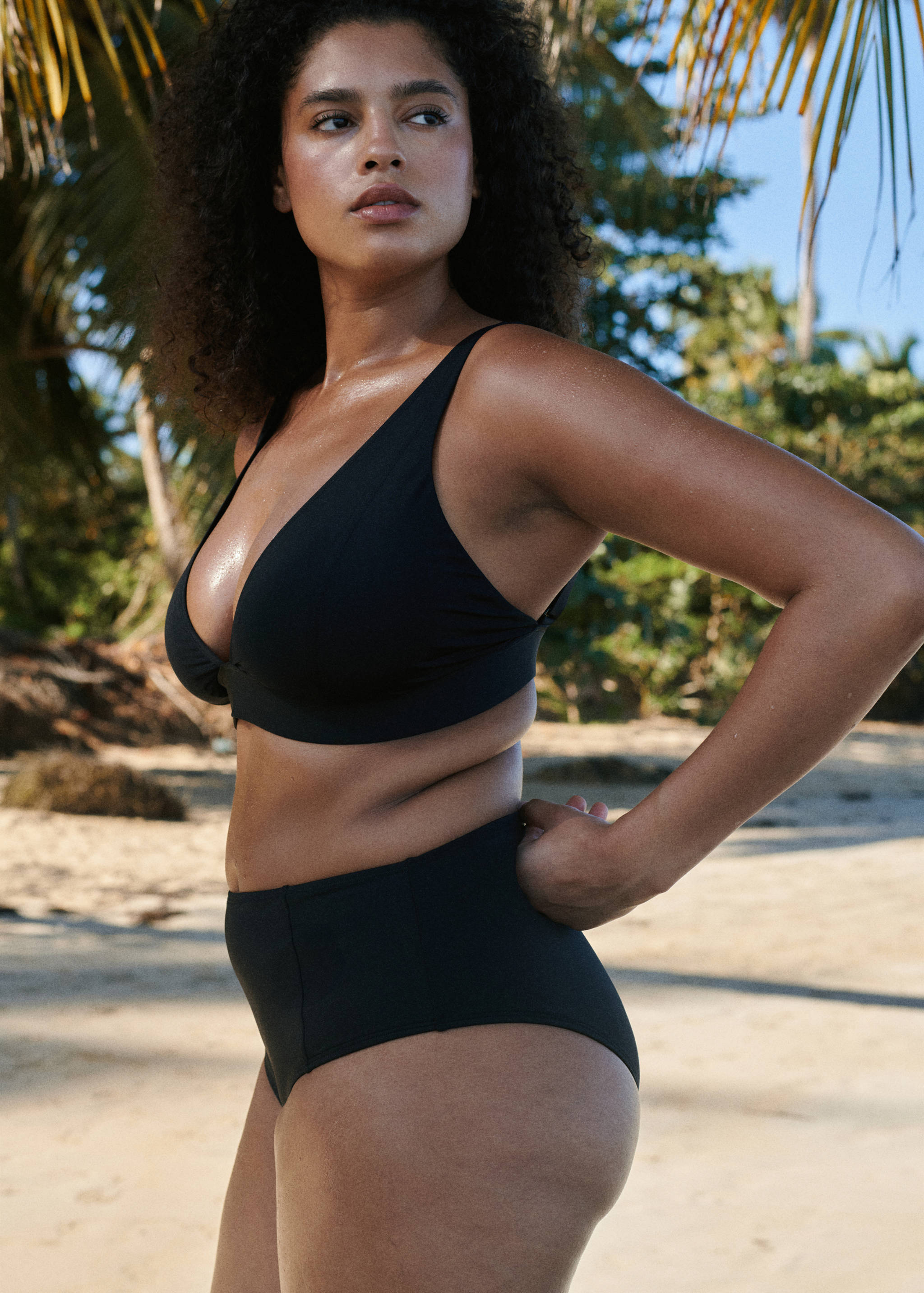 Triangular bikini top - Medium plane