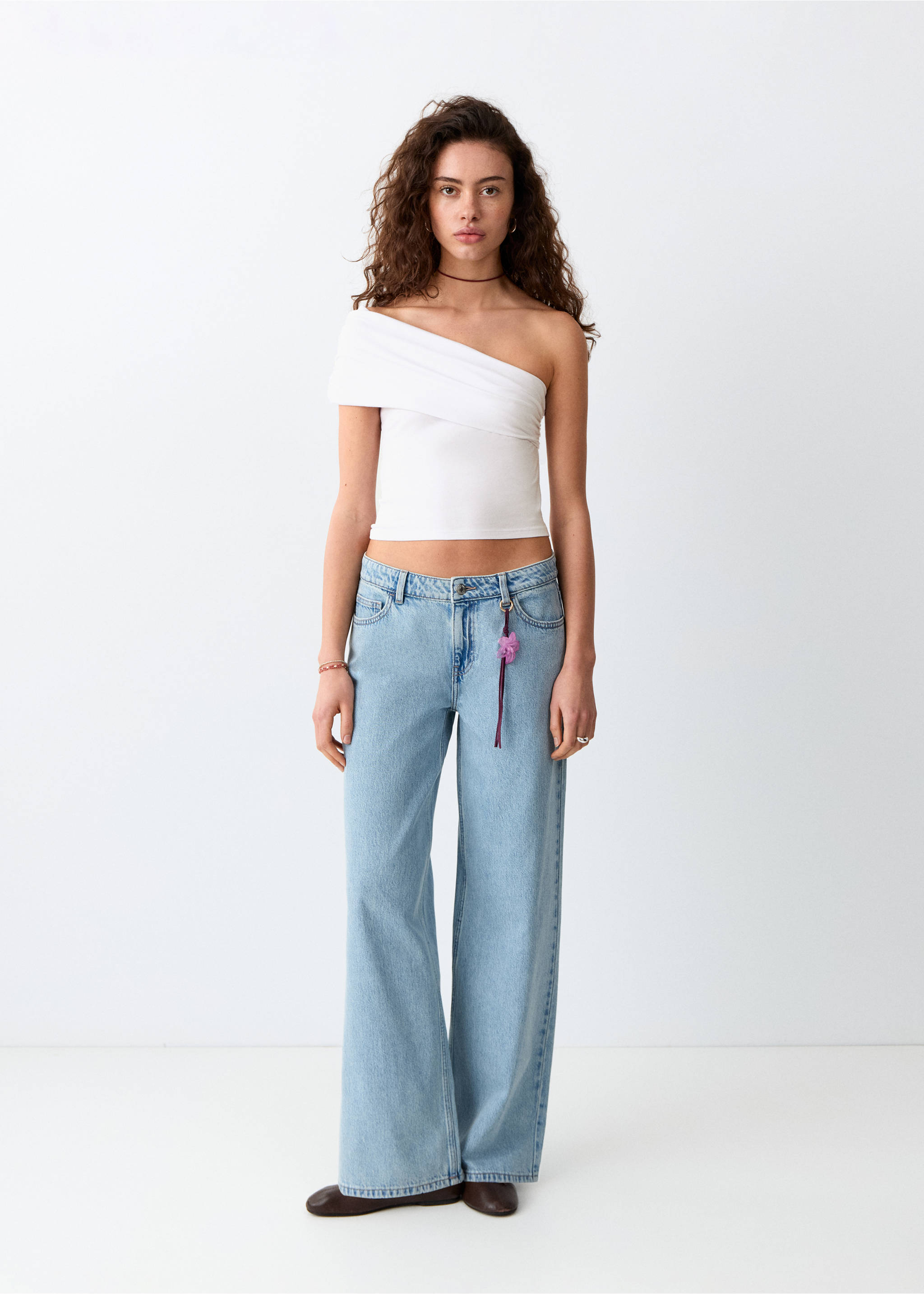Asymmetrical crop top - General plane, Off White. Ref: 27016746-00.