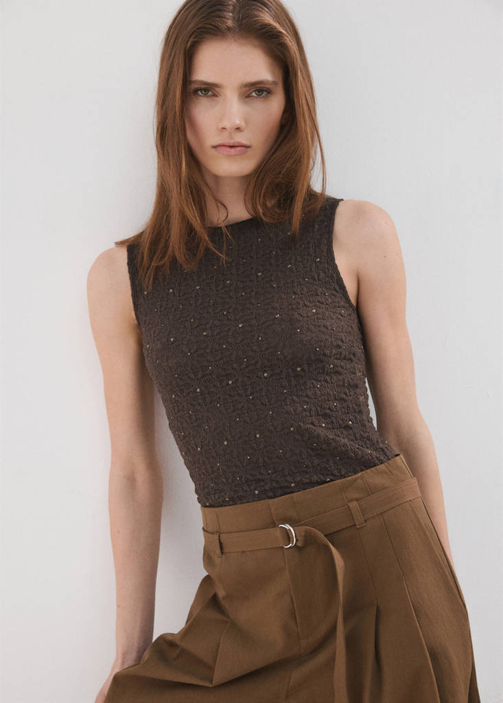 Fitted studded top — Chocolate