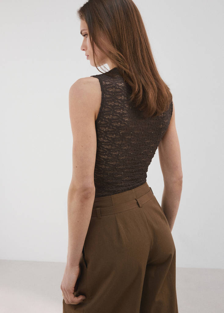 Fitted studded top — Chocolate