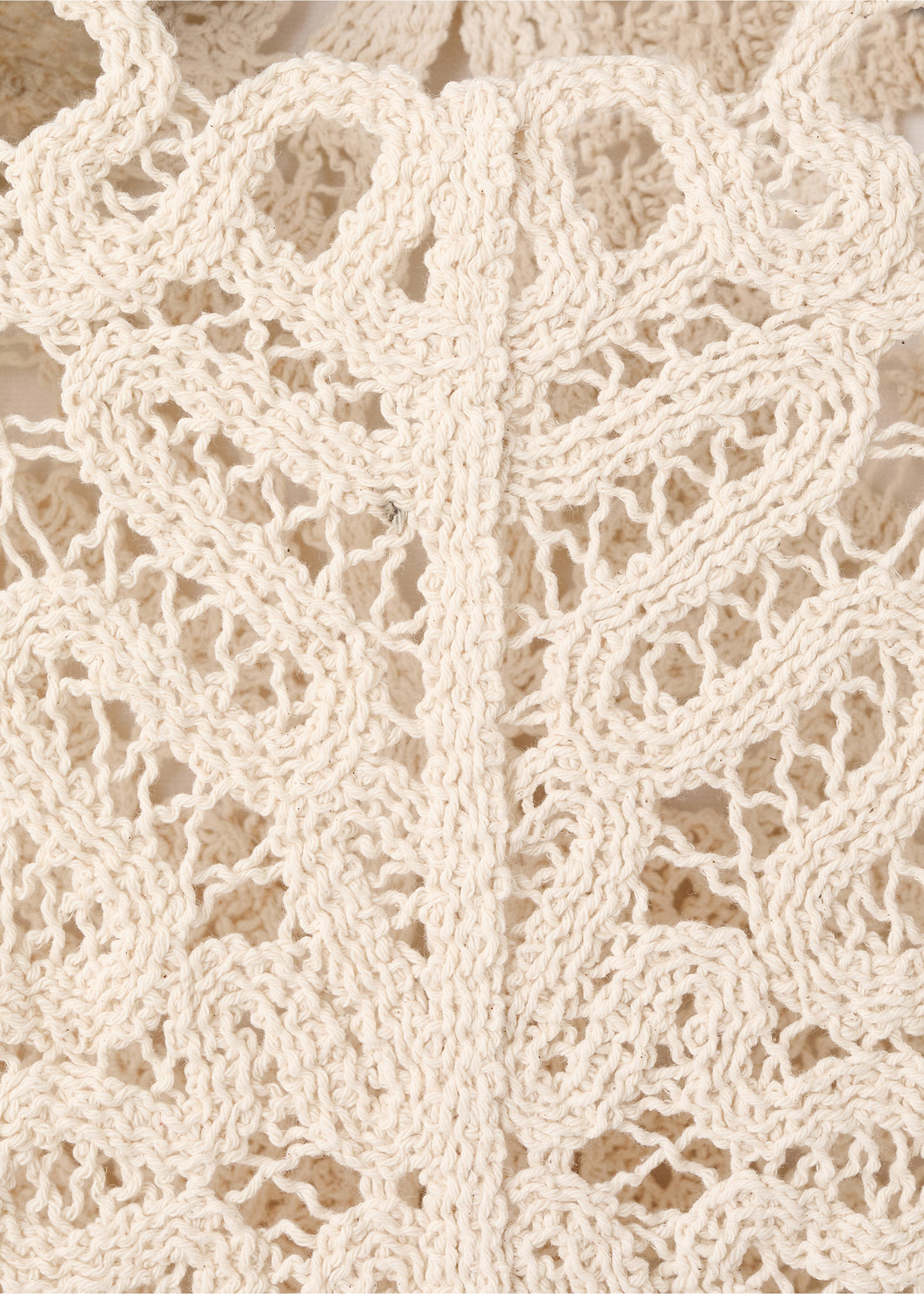 Openwork knit top - Details of the article 8, Sand. Ref: 27017146-00.
