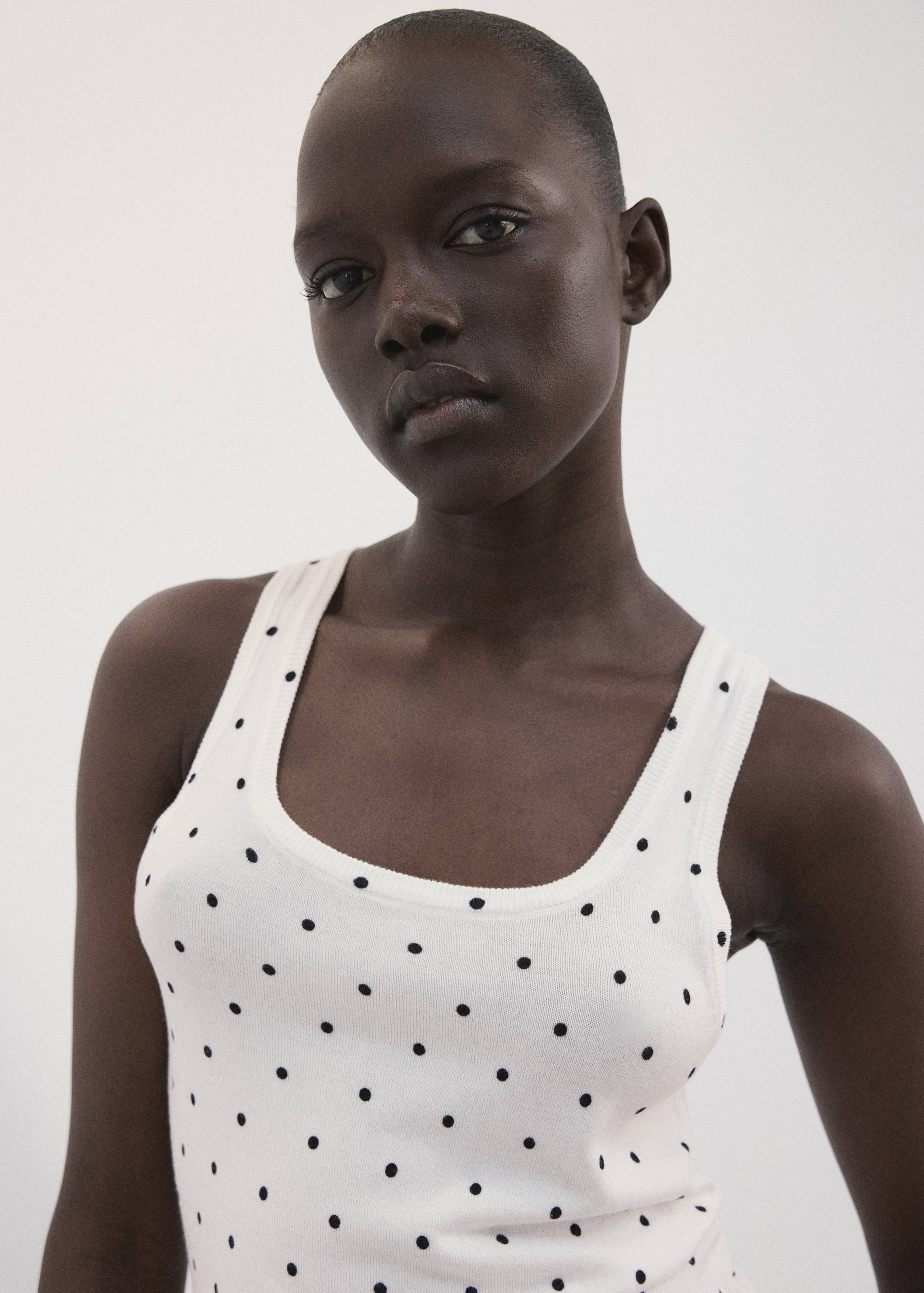 Polka-dot knitted top - Details of the article 1, Off White. Ref: 27017148-00.