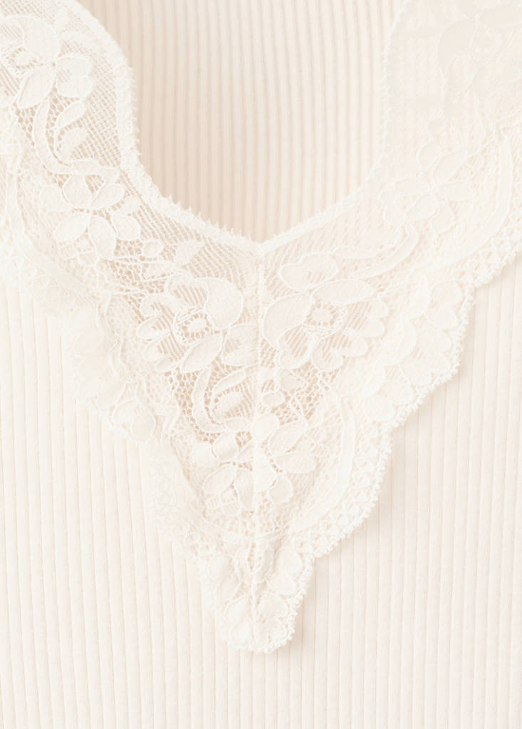 Lace trim top — Ecru