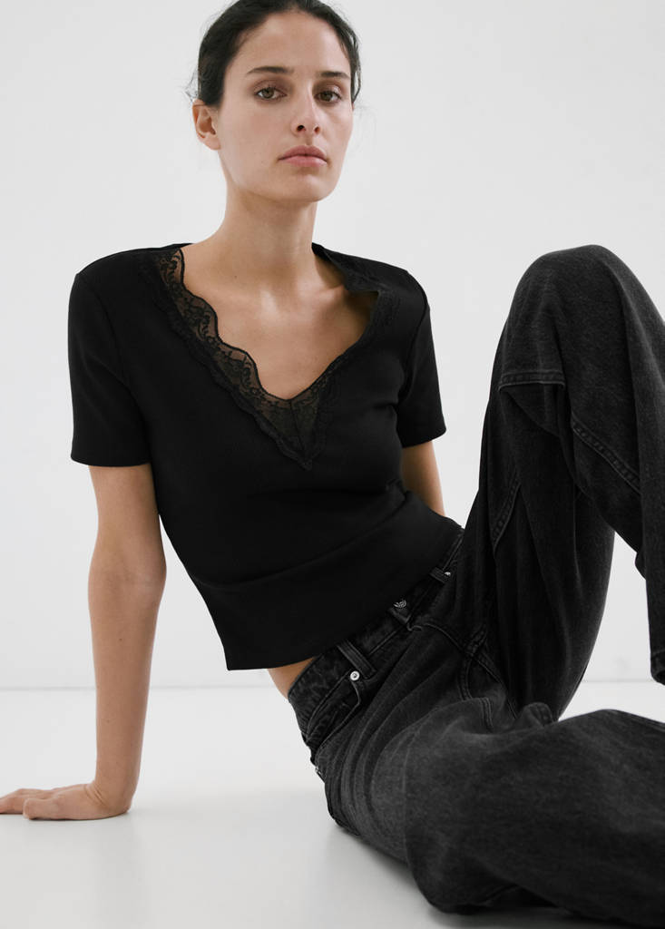 Lace trim top — Black