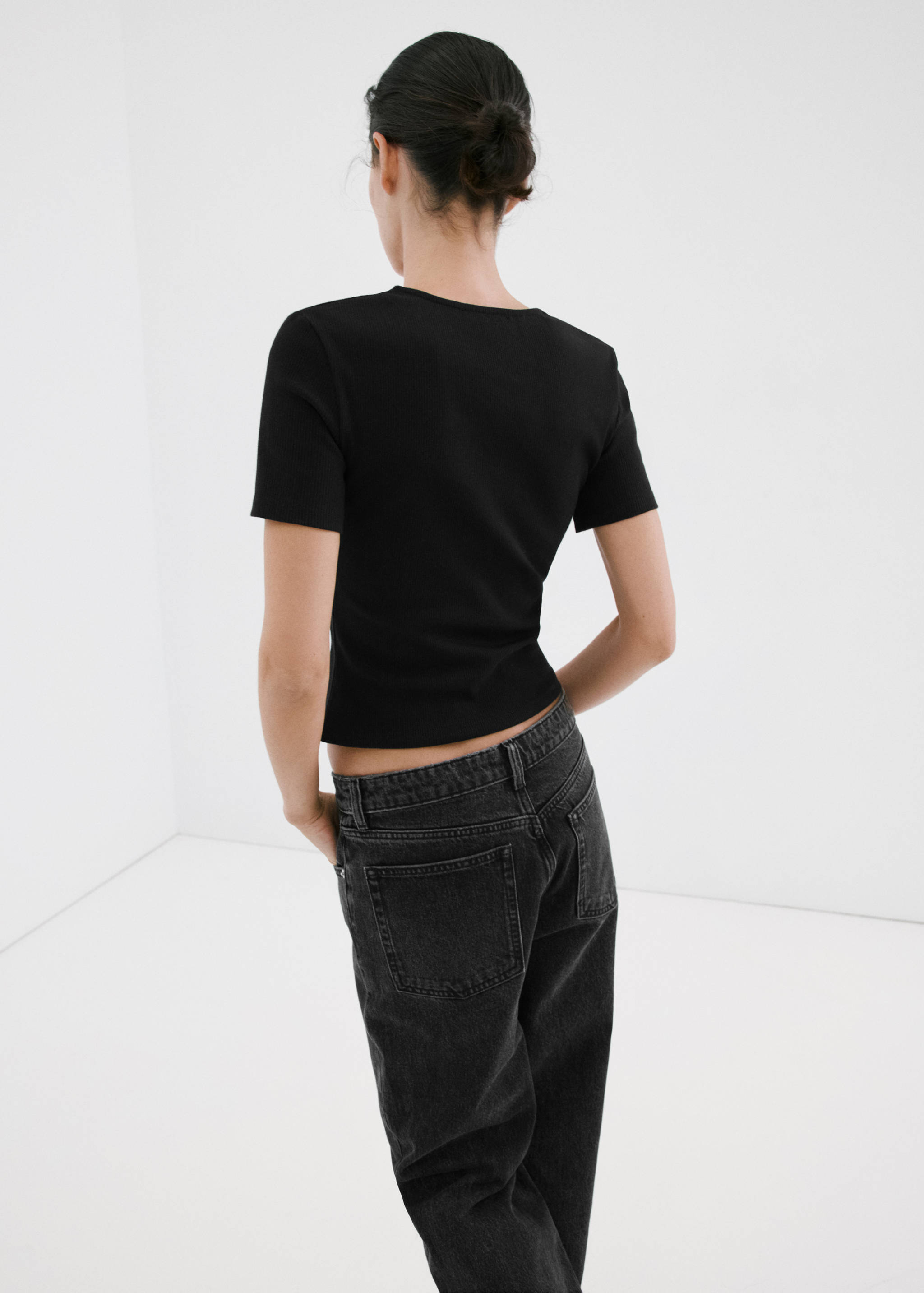 Top ribetes encaje - Reverso del artículo