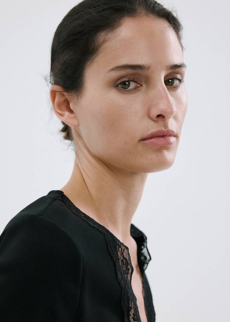 Lace trim top — Black