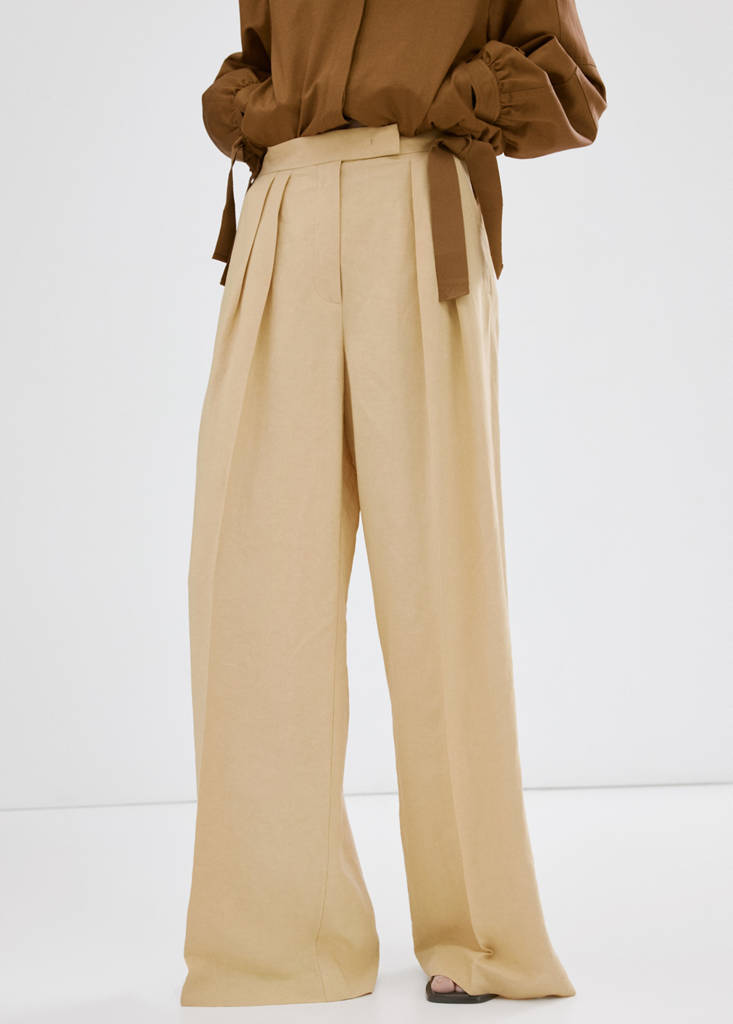 Straight mid-rise trousers — Mustard