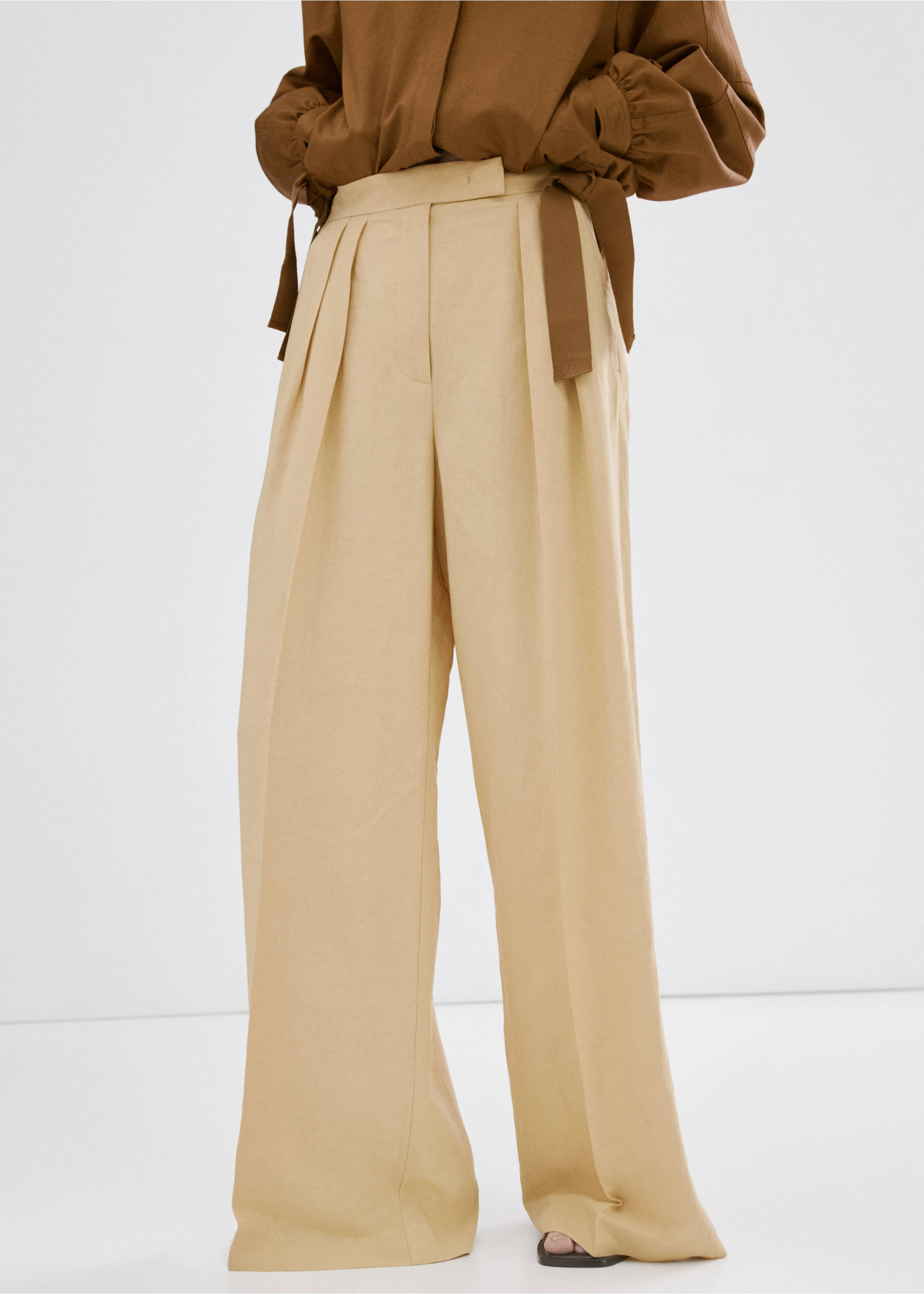 Straight mid-rise trousers - Medium plane, Mustard. Ref: 27017159-00.