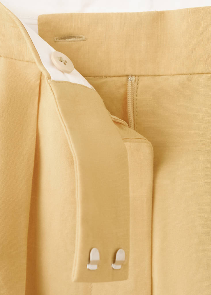 Straight mid-rise trousers — Mustard