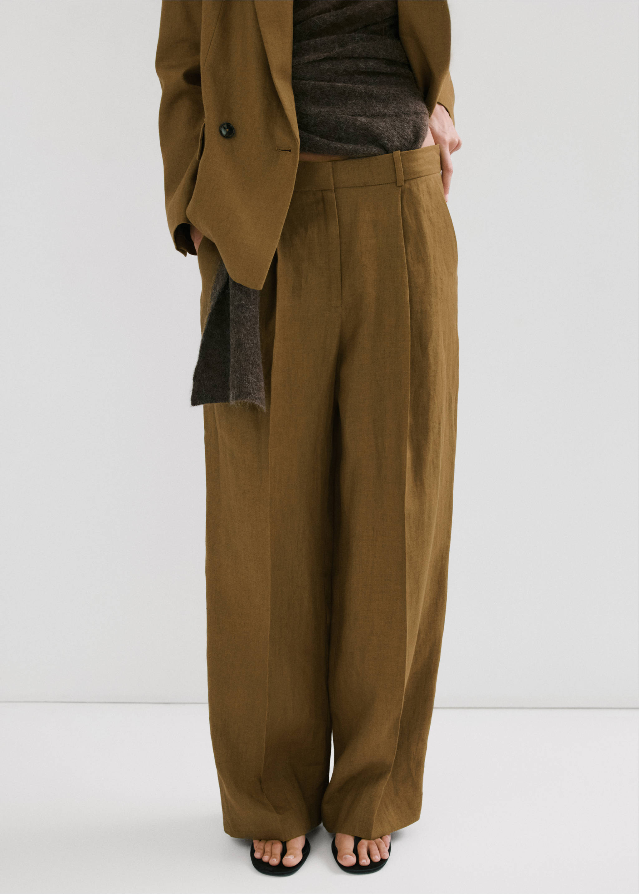 Straight-fit linen suit trousers - Medium plane, Olive Green. Ref: 27017162-00.