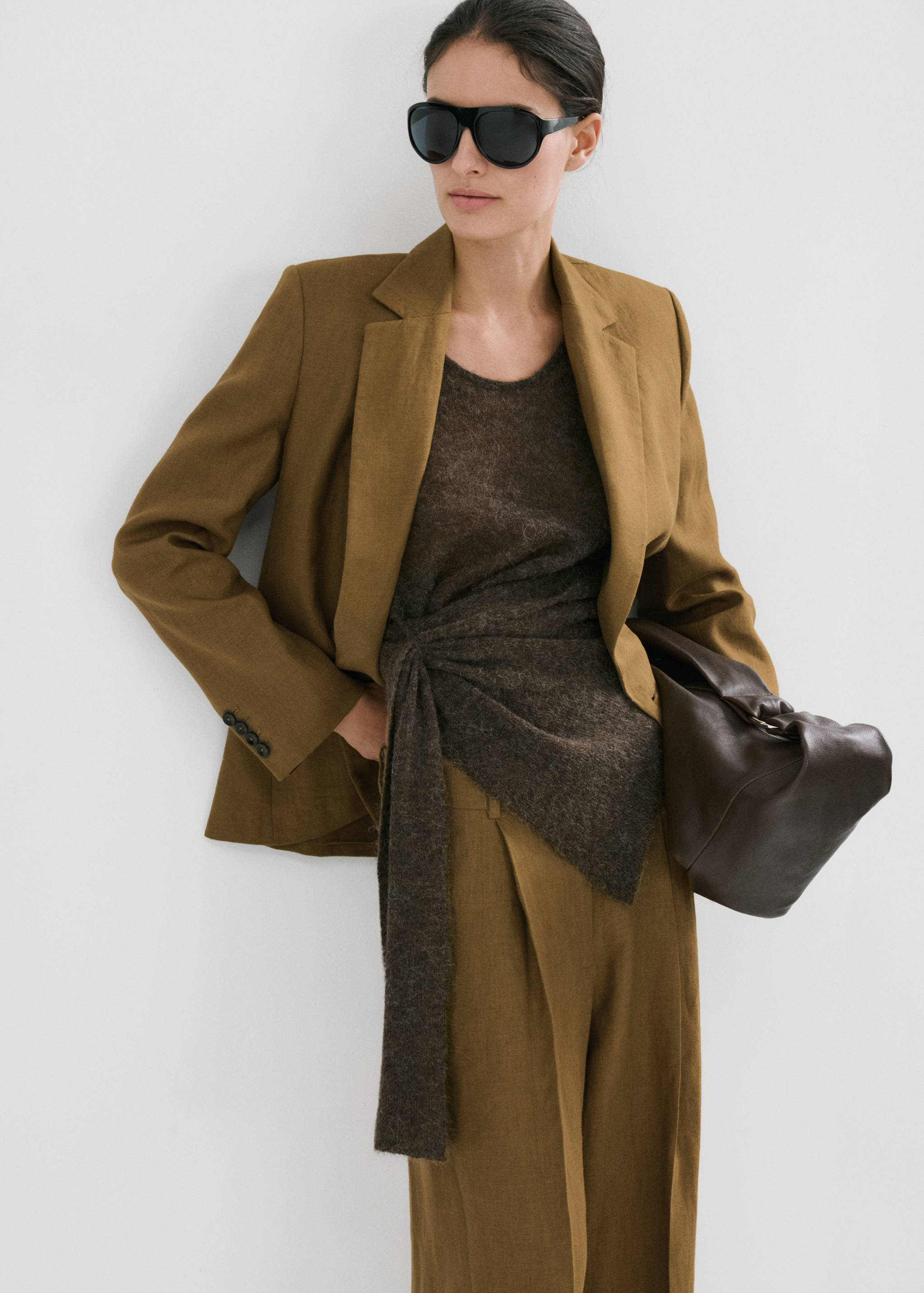 Straight-fit linen suit trousers - Details of the article 1