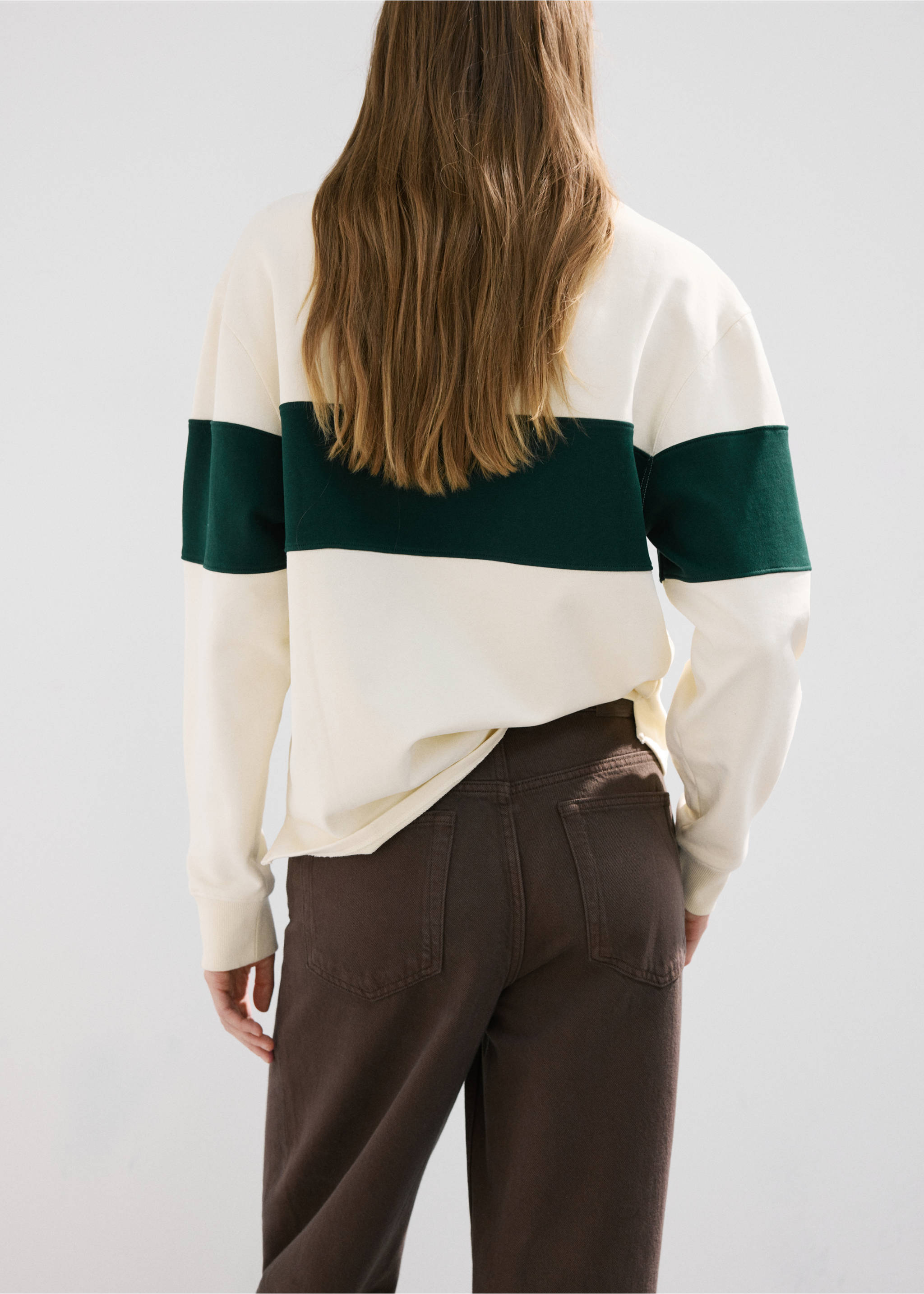 Polo neck sweatshirt with embroidered message - Reverse of the article, Ecru. Ref: 27017165-00.