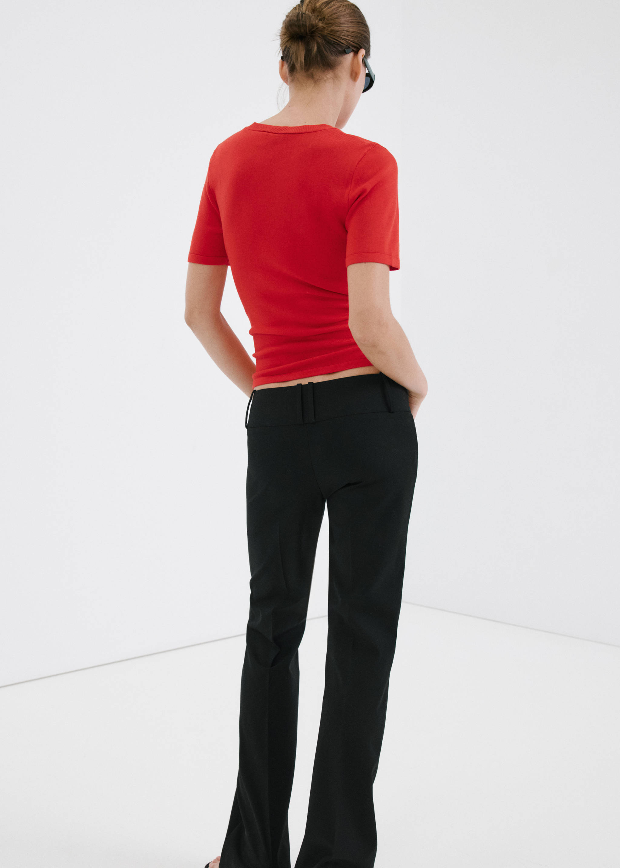 Jumper with tie detail - Reverse of the article