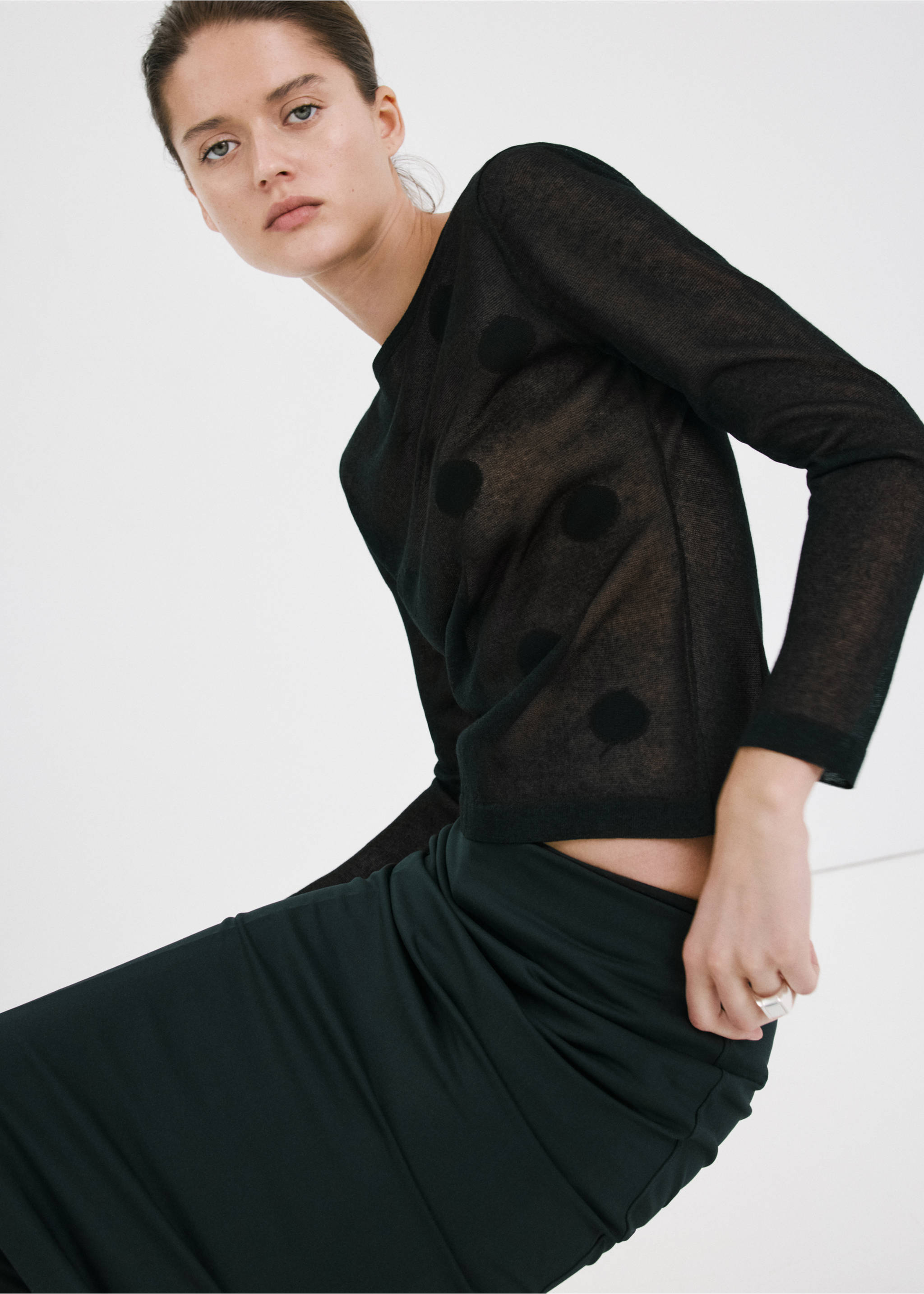 Polka-dot knitted sweater - Details of the article 6, Black. Ref: 27017168-00.