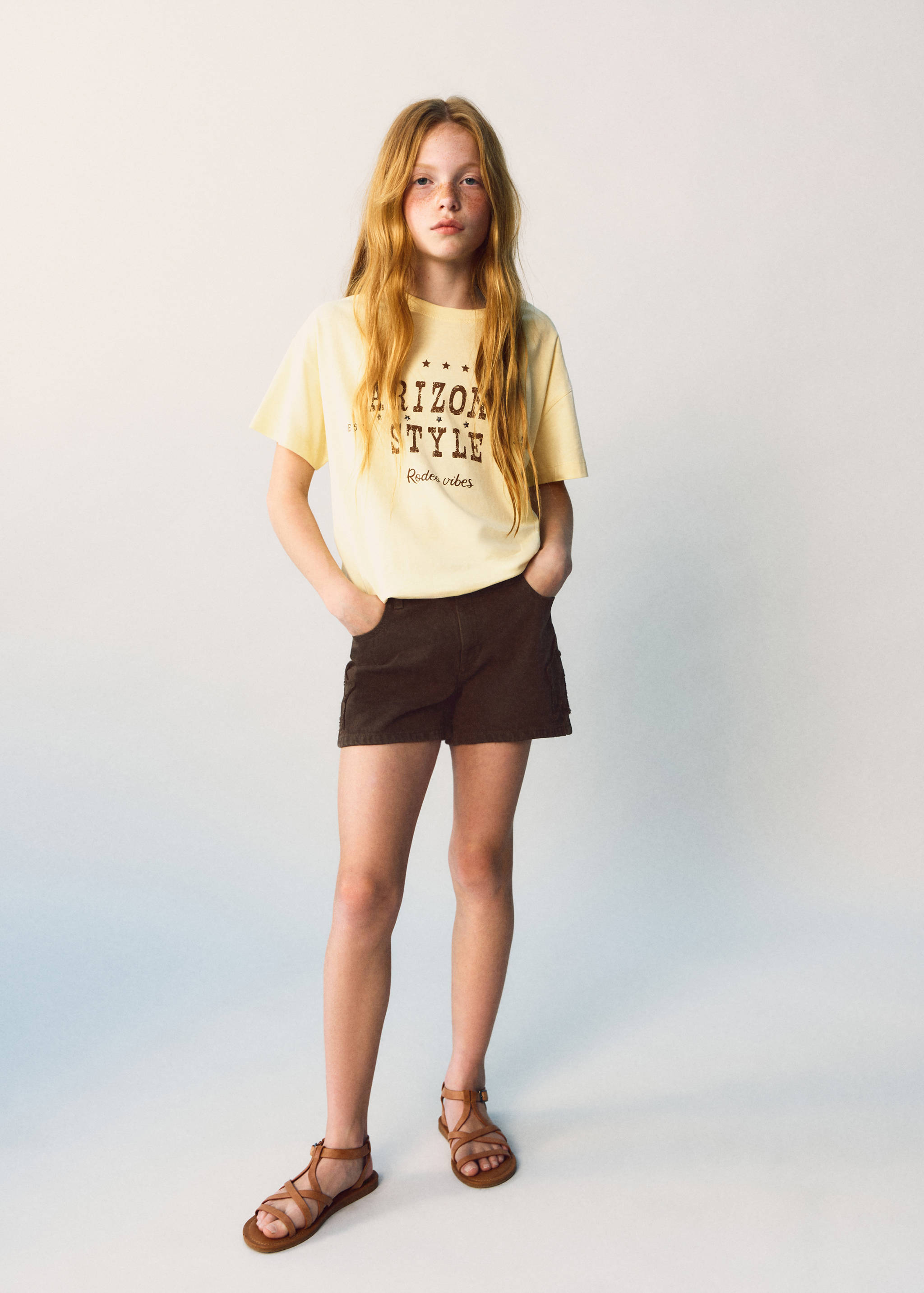 Shorts met geborduurde sterren - Overzichtstekening