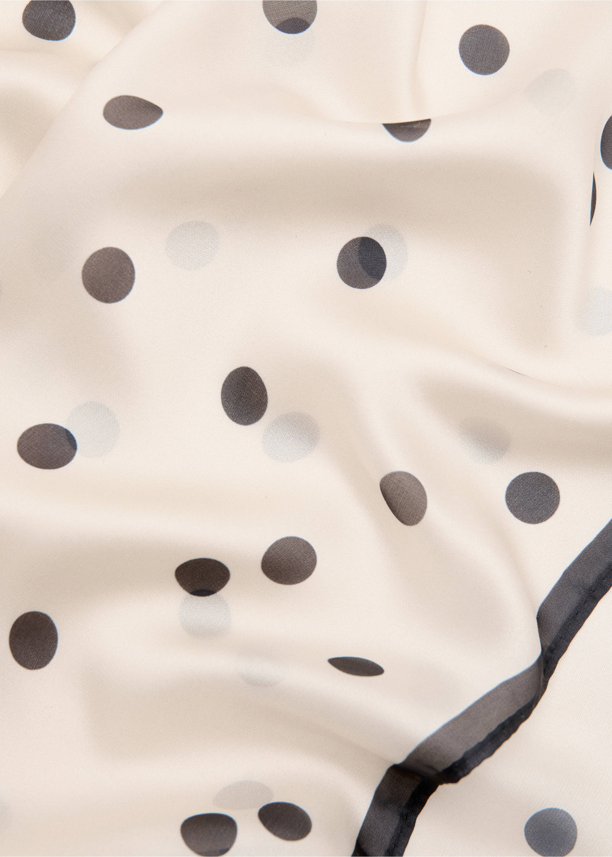 Mocador setinat de topos - Detall de l'article 1, Negre. Ref: 27017787-00.