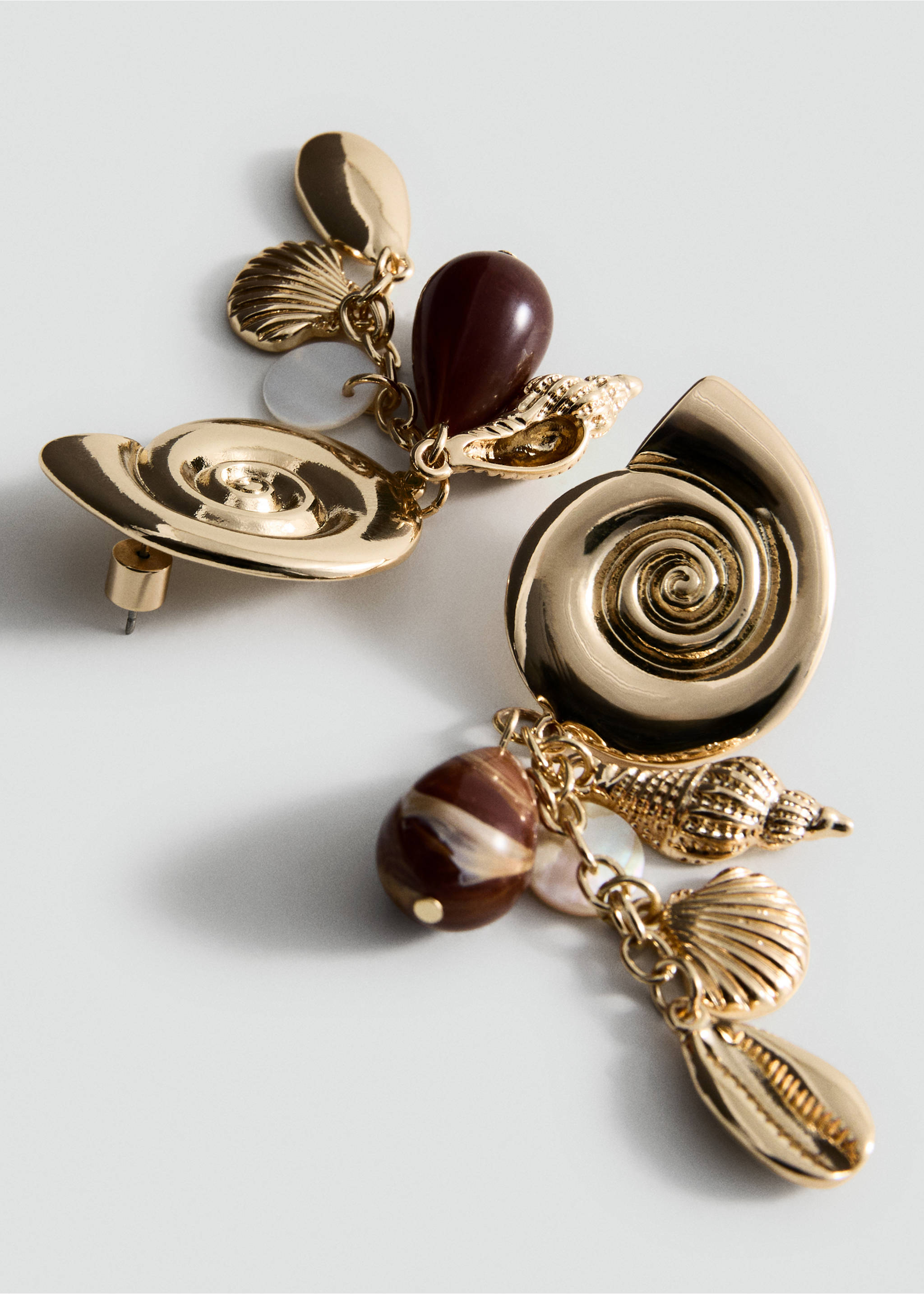 Серьги с подвесками-ракушками - Средний план, Золото. Ref: 27017797-00.