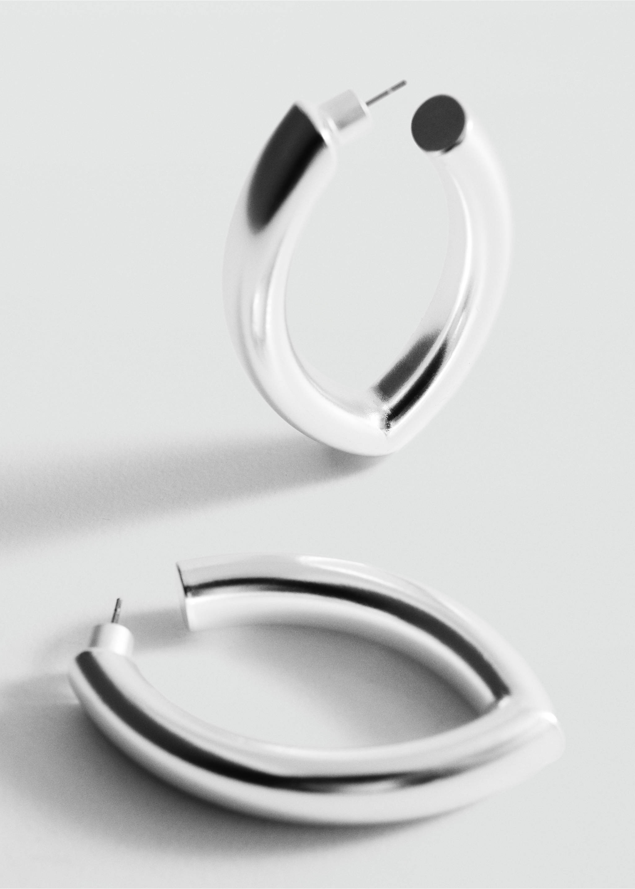 أقراط بطوق ملوي - رؤية وسط, فضي. Ref: 27017798-00.