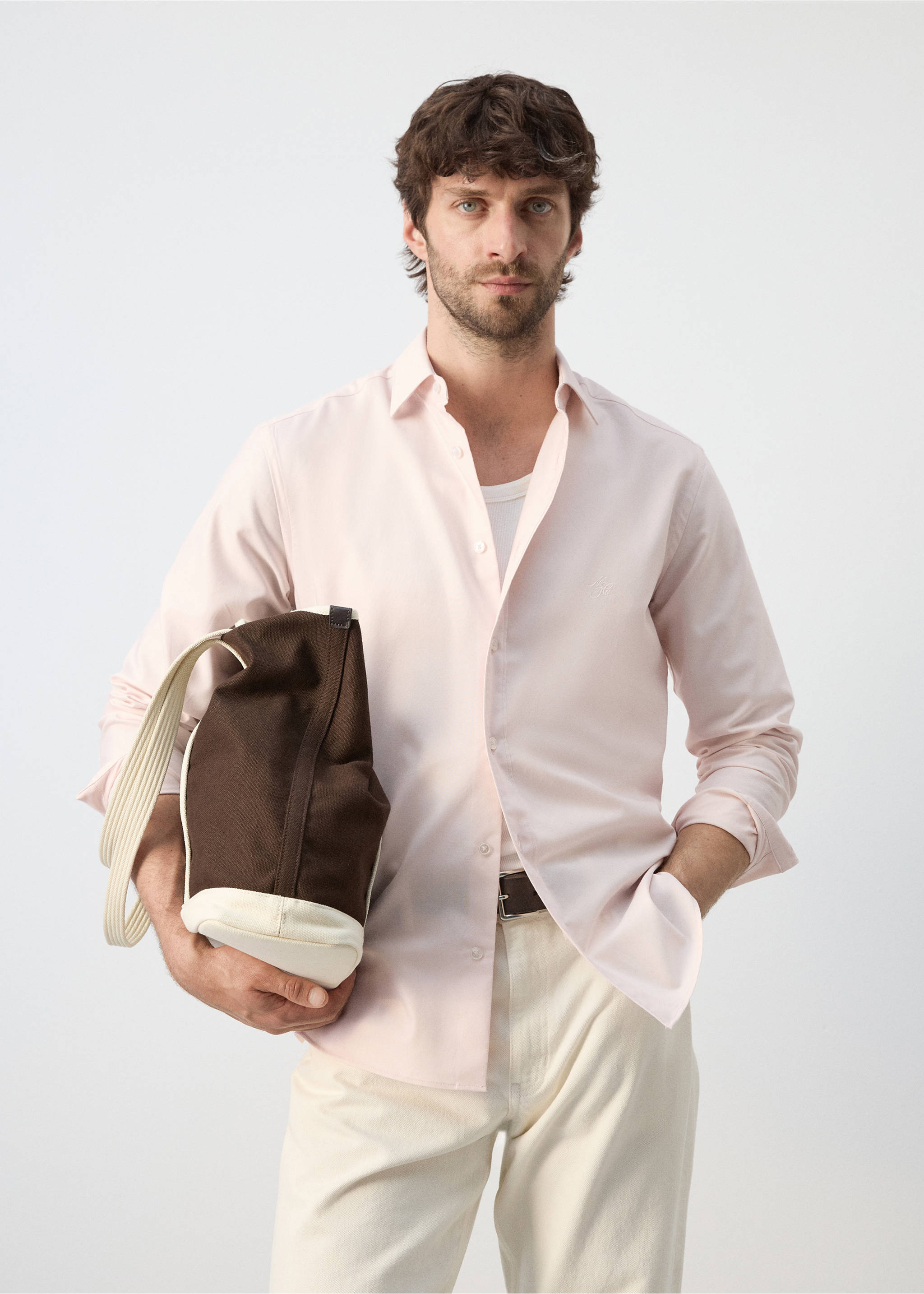 100% cotton regular fit embroidered shirt - Medium plane, Light Pink. Ref: 27017800-00.