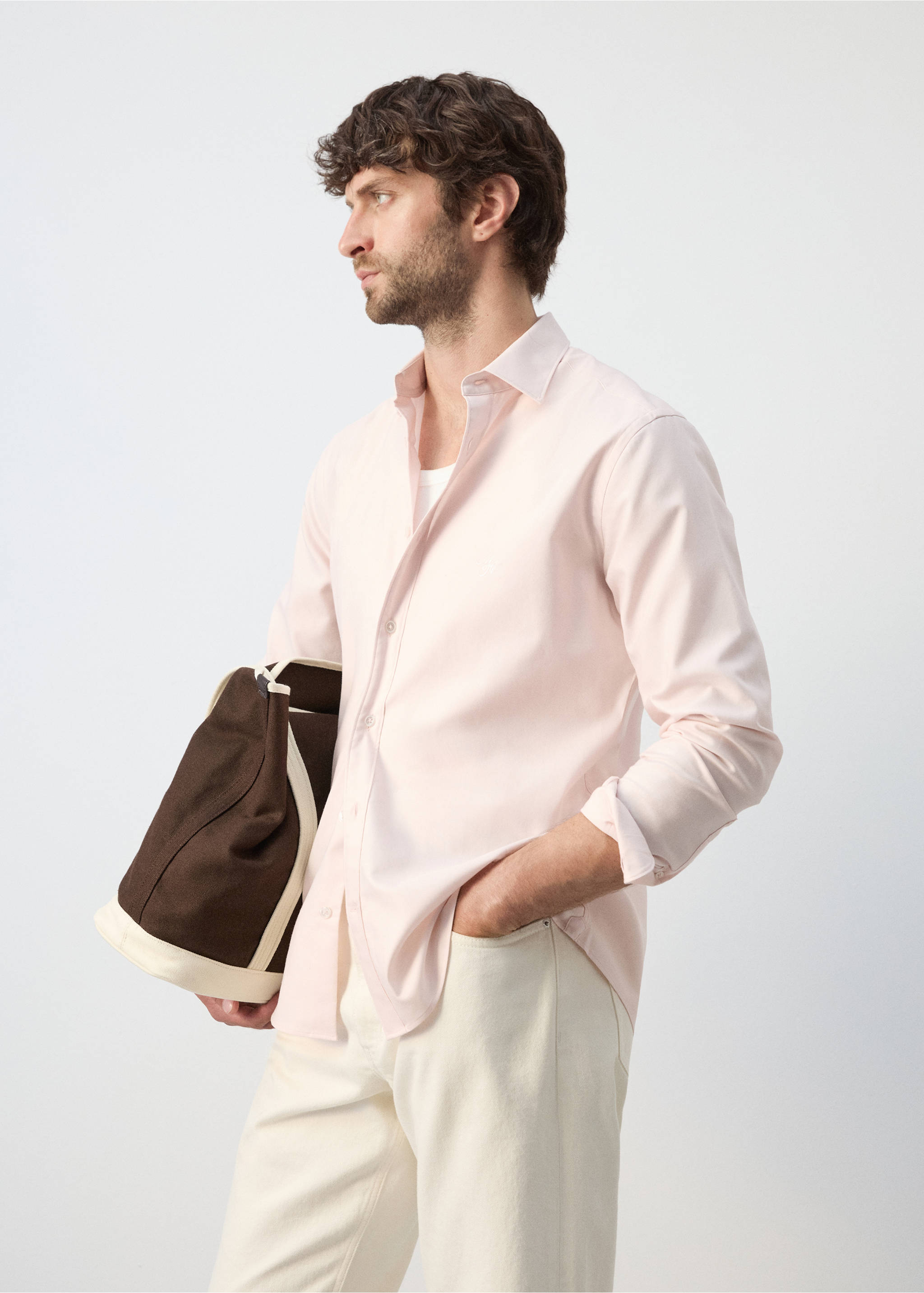 100% cotton regular fit embroidered shirt - Details of the article 2, Light Pink. Ref: 27017800-00.