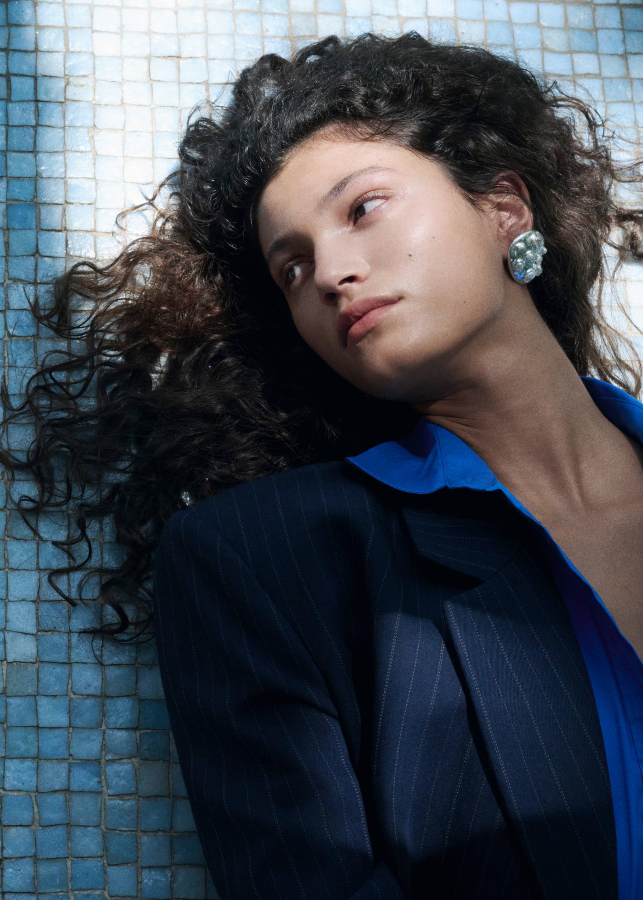 Runde Ohrringe mit Kristallglas-Applikationen - Detail des Artikels 9