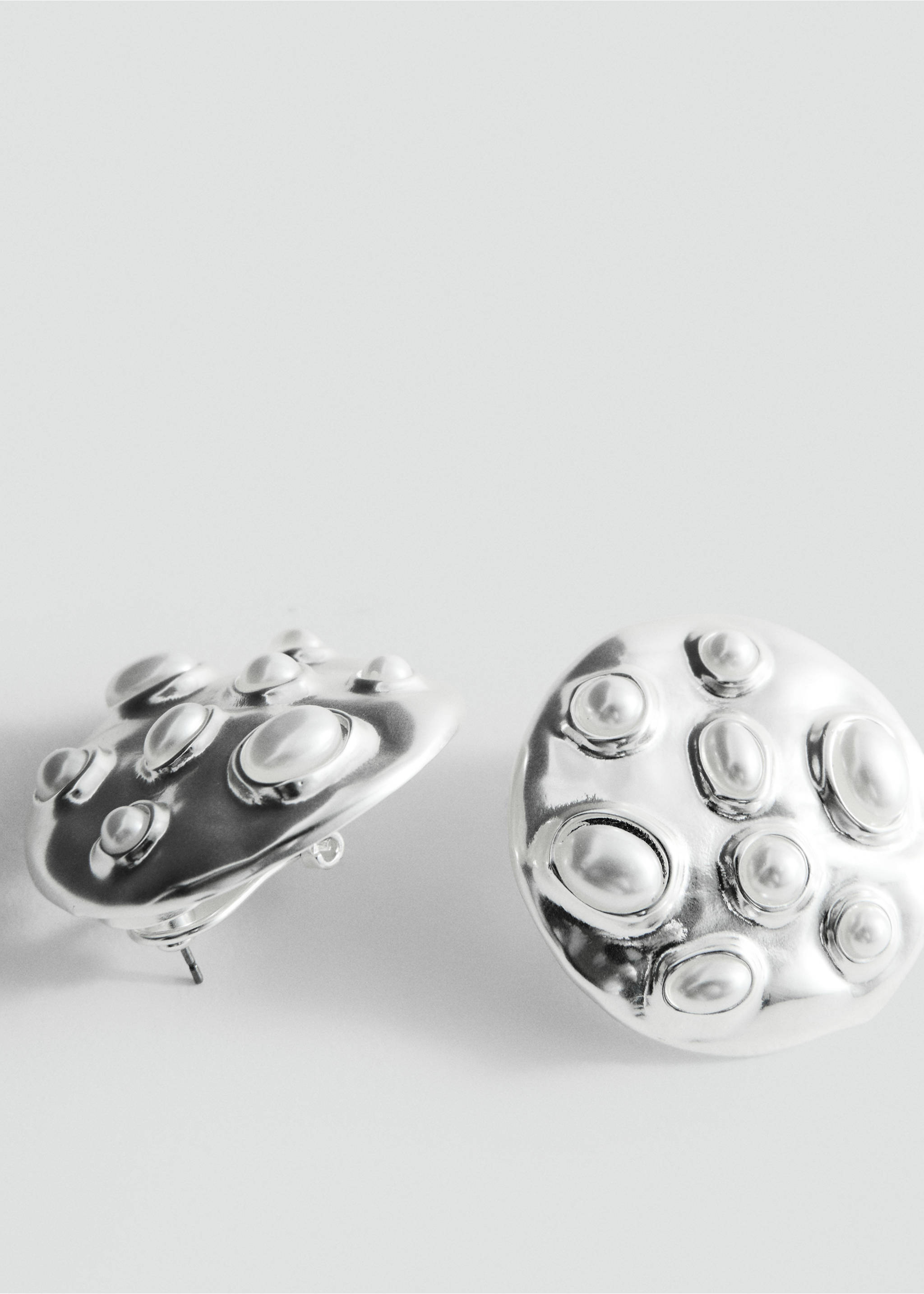 أقراط بتفاصيل لؤلؤية - رؤية وسط, فضي. Ref: 27017801-00.