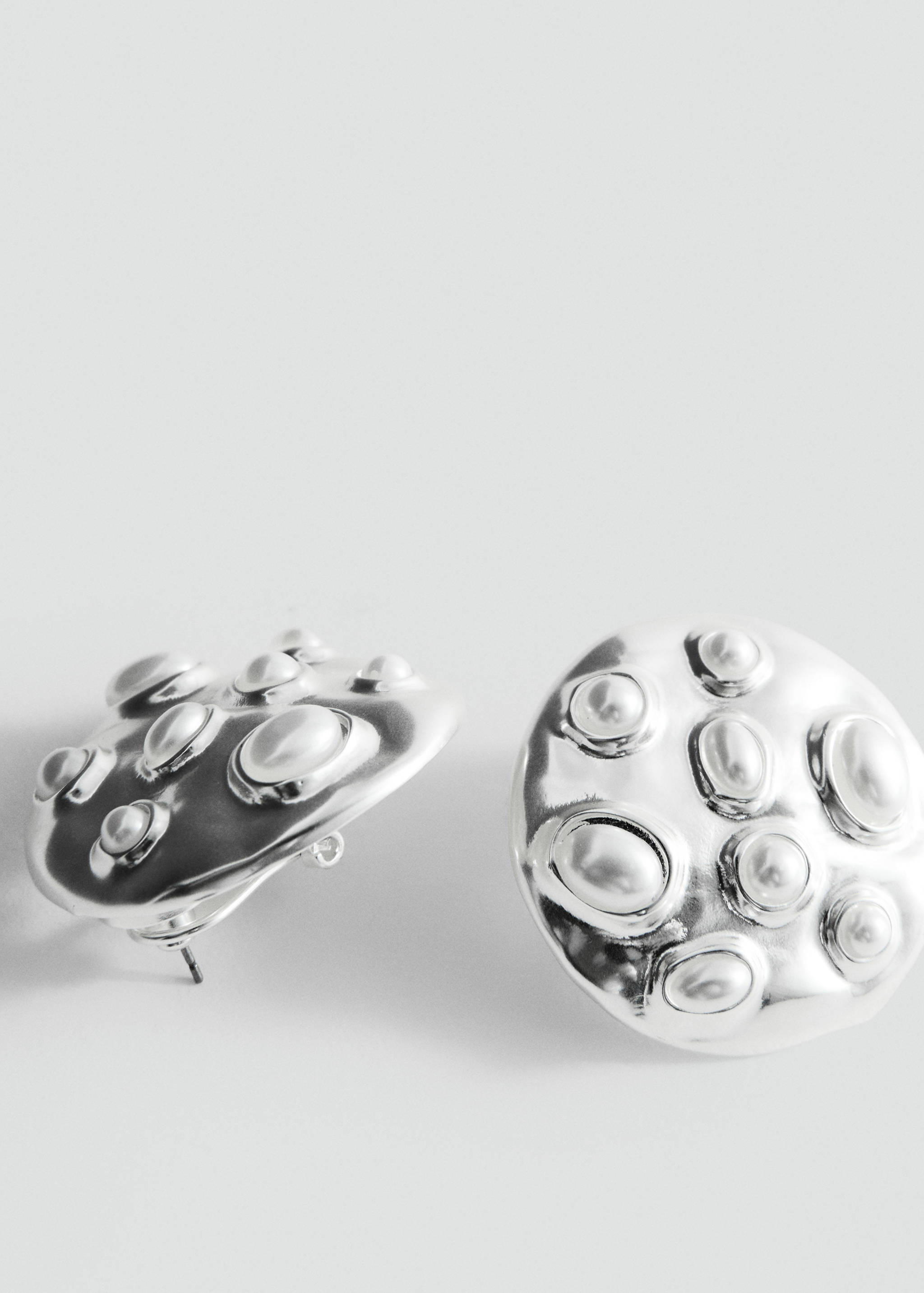 Pearl applique earrings - Medium plane