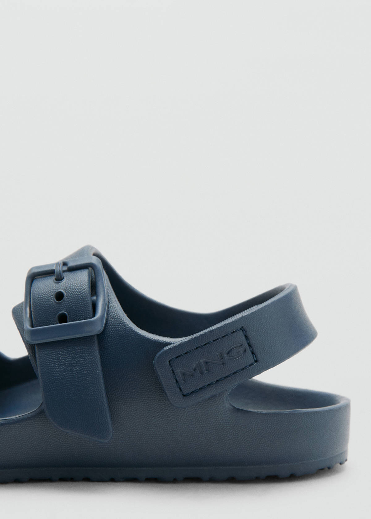 Rubberised buckle sandals — Navy