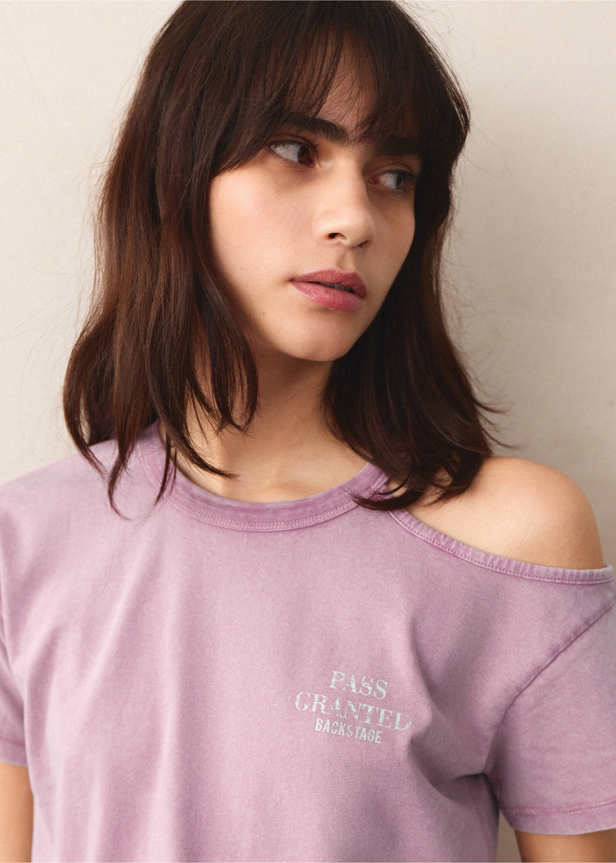 تيشيرت بتفاصيل كتف مكشوف - تفاصيل المنتج 1, وردي. Ref: 27017908-00.