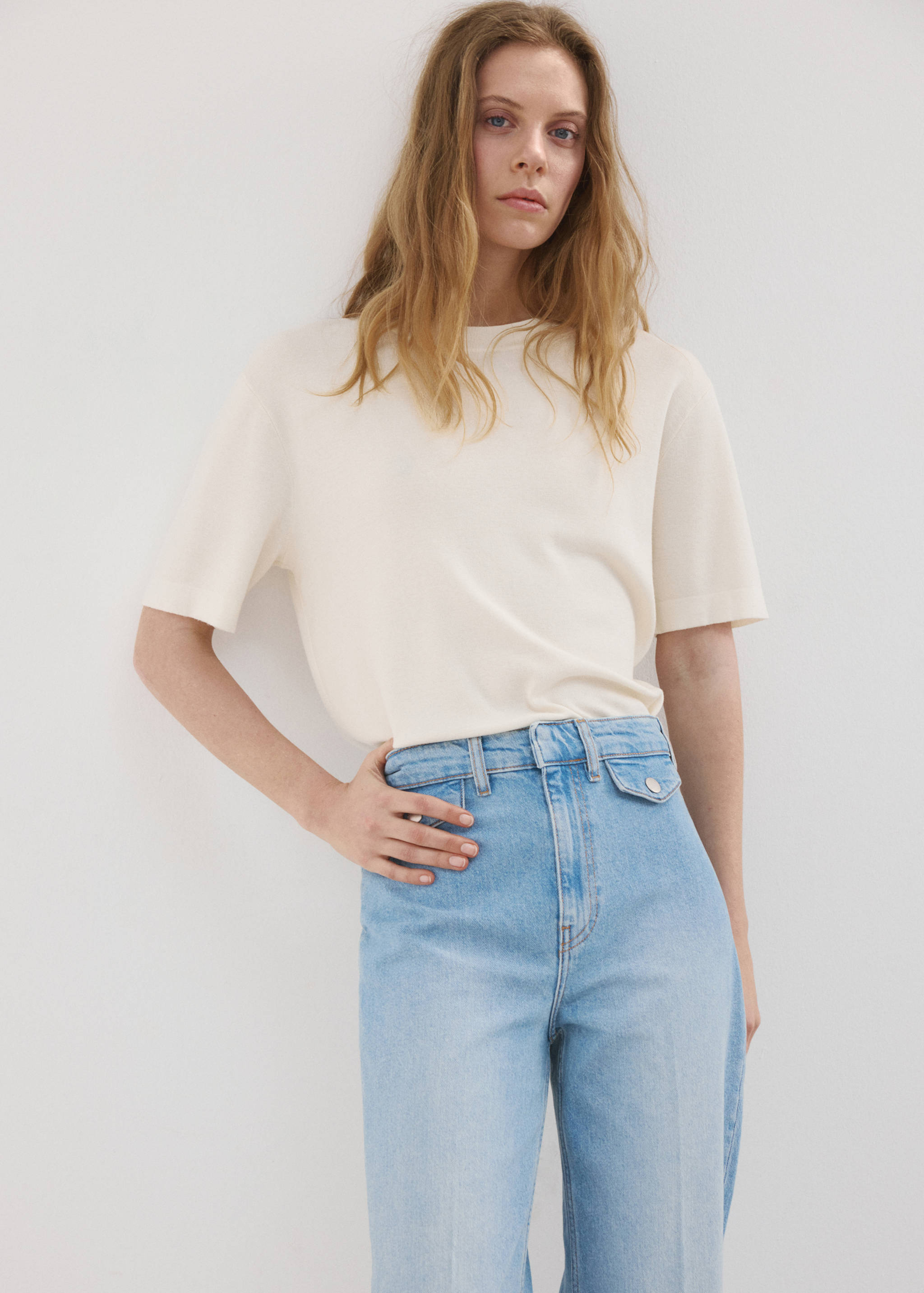 Wide leg mid-rise trousers with pockets - Details of the article 2