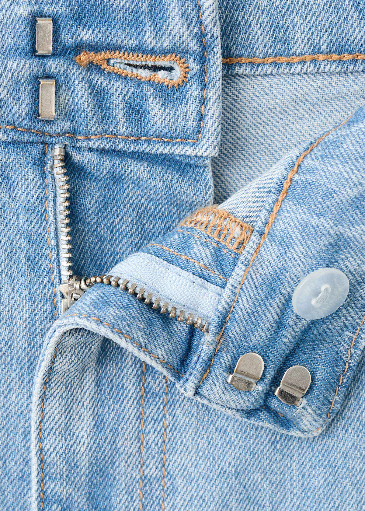 Wide leg mid-rise jeans with pockets — Medium Blue