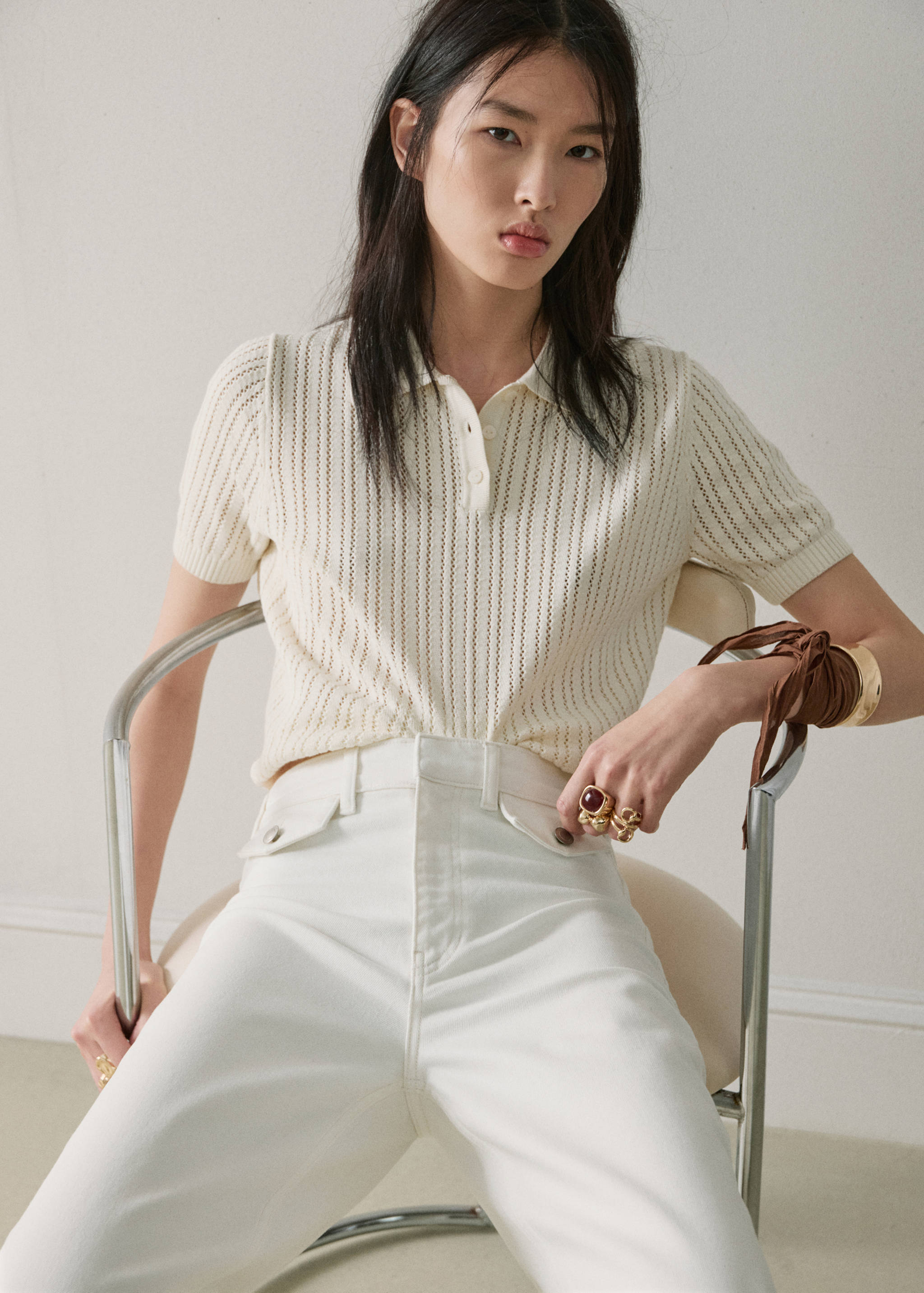 Wide leg mid-rise trousers with pockets - Details of the article 1