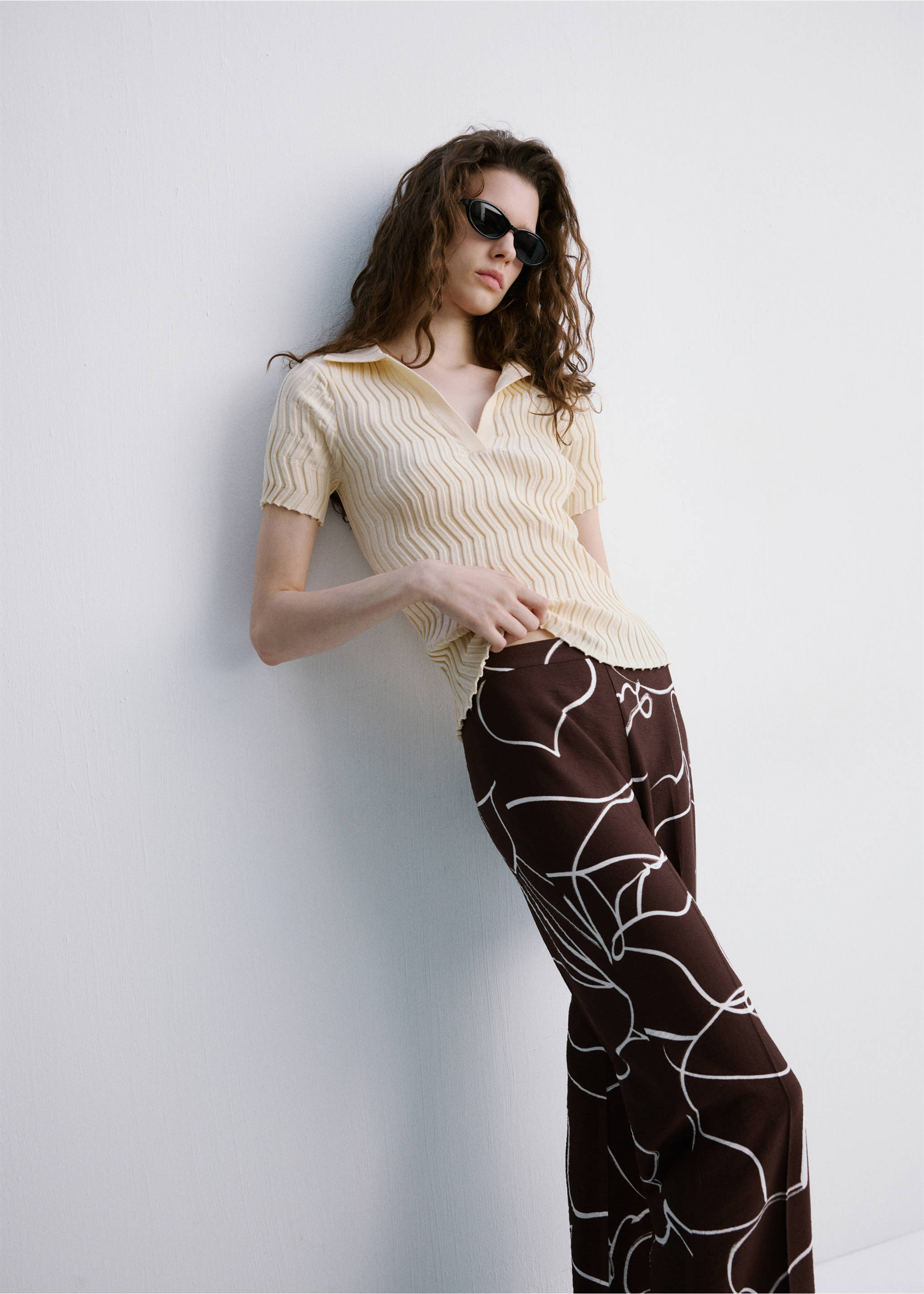 Wide leg printed trousers - Details of the article 2, Brown. Ref: 27017945-00.