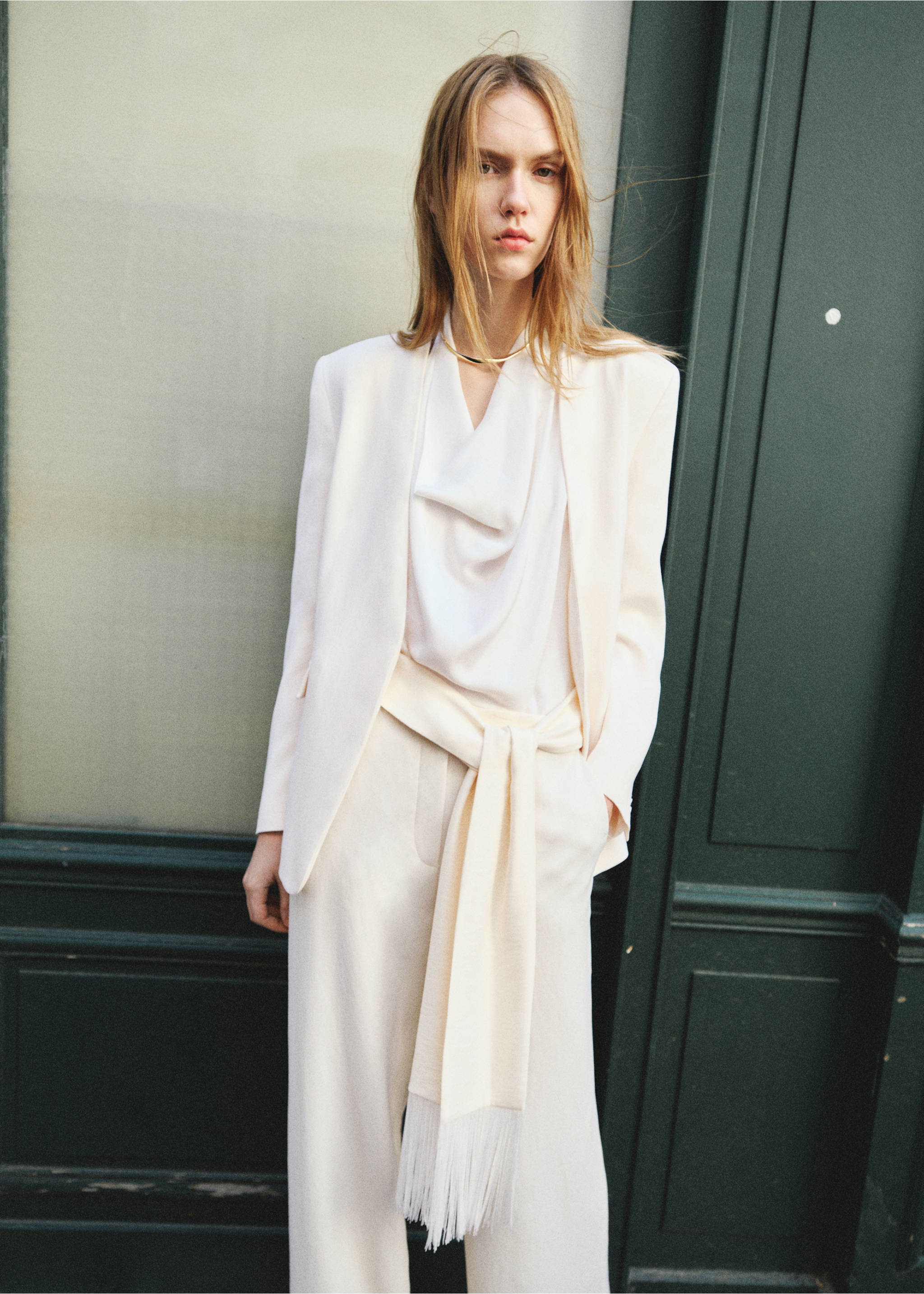 Belt straight-fit trousers - Details of the article 1, Ecru. Ref: 27017947-00.