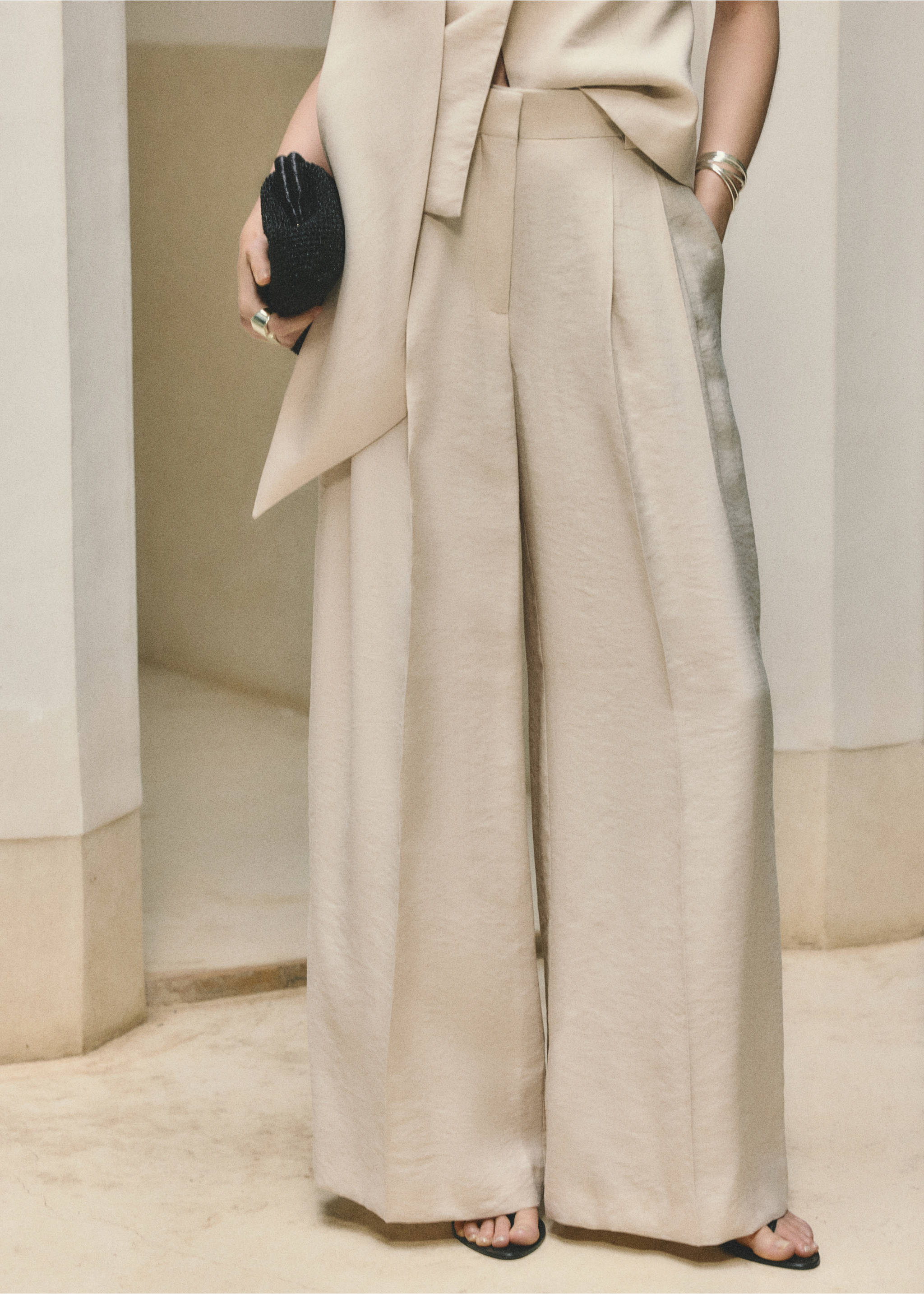 Прямые брюки из лиоцелла - Средний план, Пастельный светло-серый. Ref: 27017948-00.