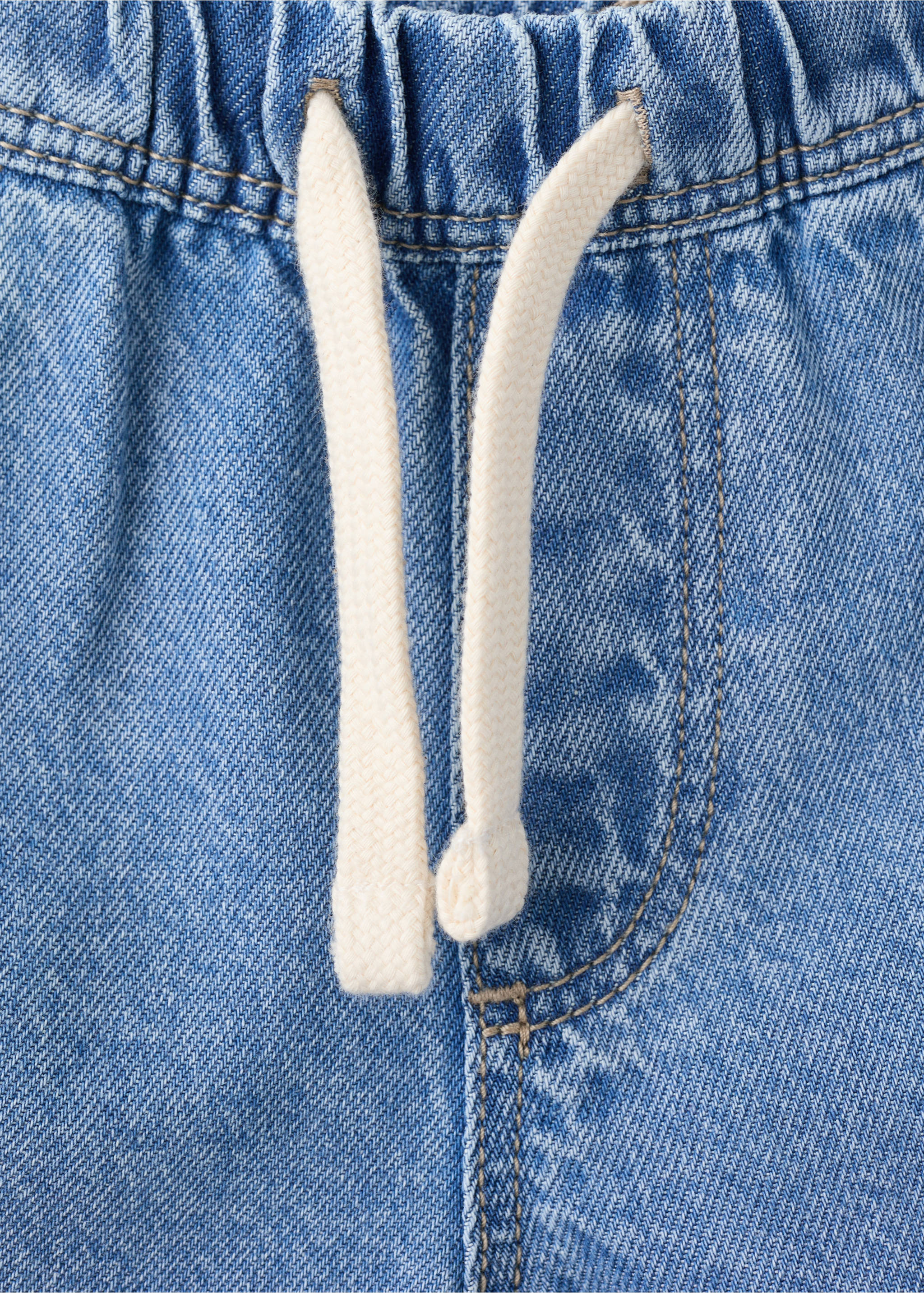 Calções de ganga de estilo cargo - Pormenor do artigo 8, Azul-médio. Ref: 27018265-00.